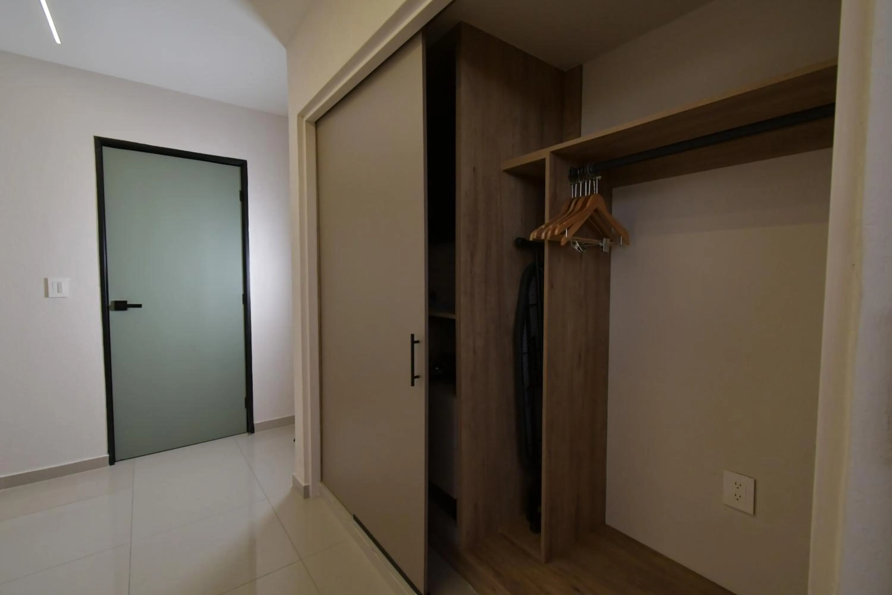 flat iron in Expo Satelite 2750 Hotel & Suites