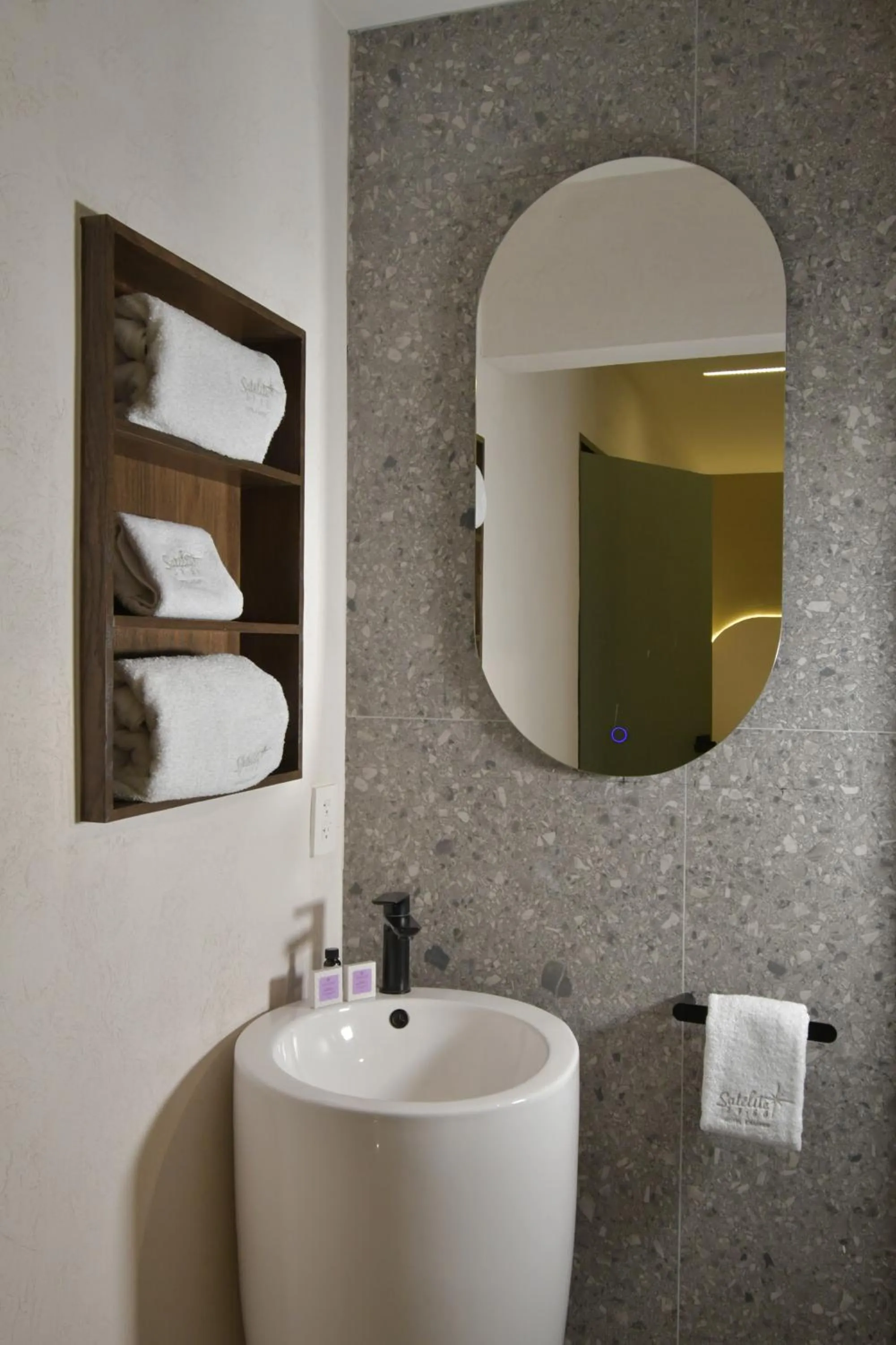 Bathroom in Expo Satelite 2750 Hotel & Suites