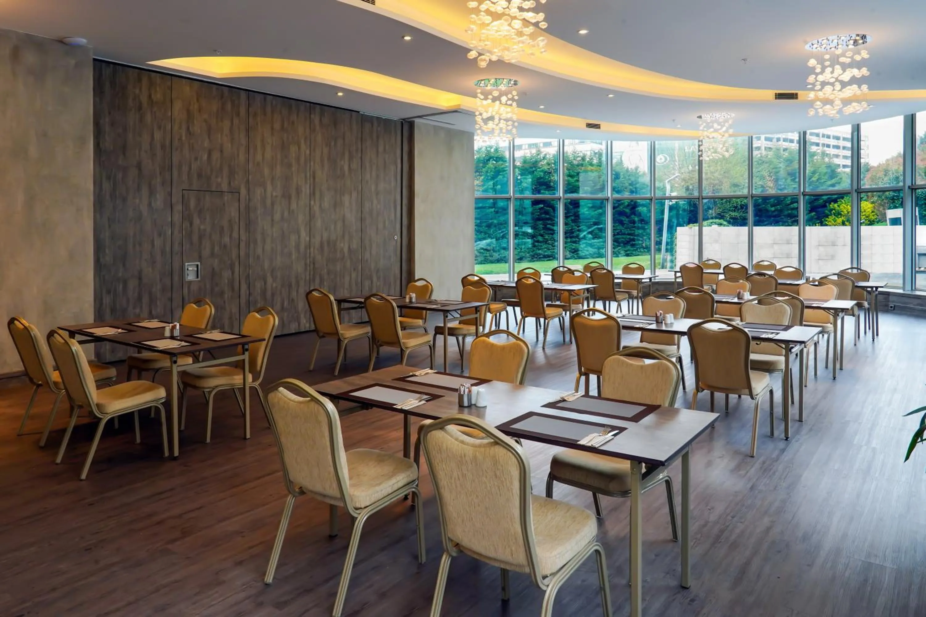 Meeting/conference room in Ramada Encore Istanbul Bayrampasa