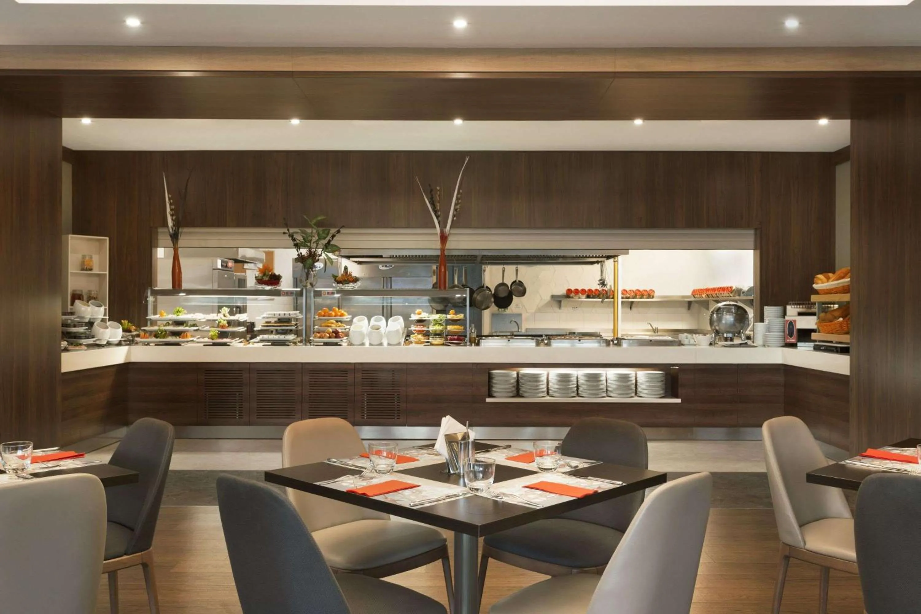 Restaurant/places to eat in Ramada Encore Istanbul Bayrampasa