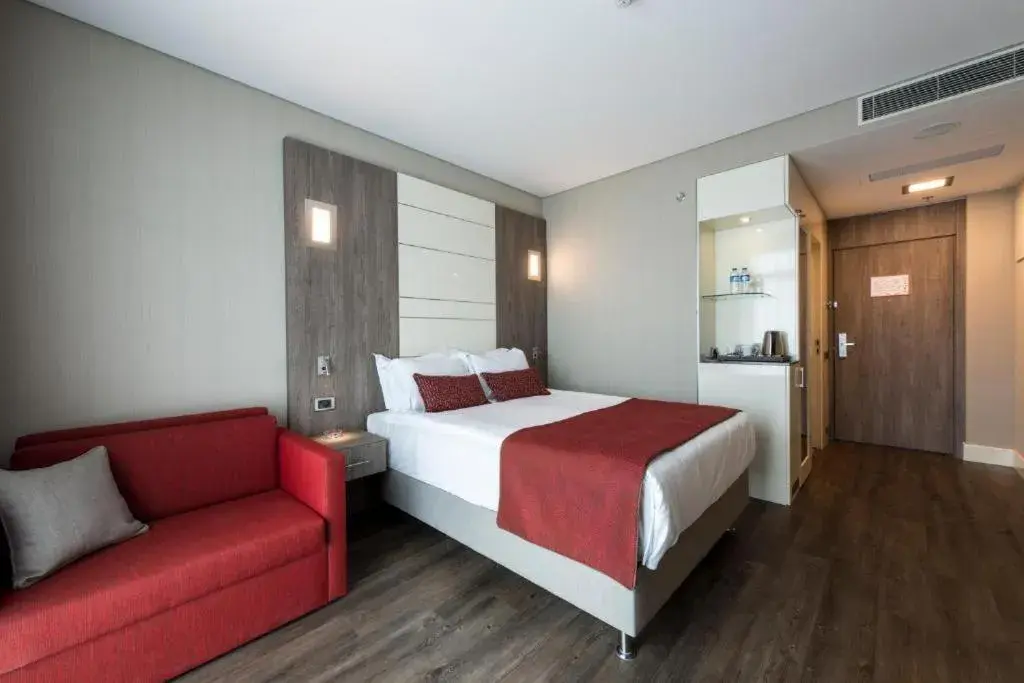 Queen Room - single occupancy - Smoking in Ramada Encore Istanbul Bayrampasa Queen Room - single occupancy - Smoking in Ramada Encore Istanbul Bayrampasa