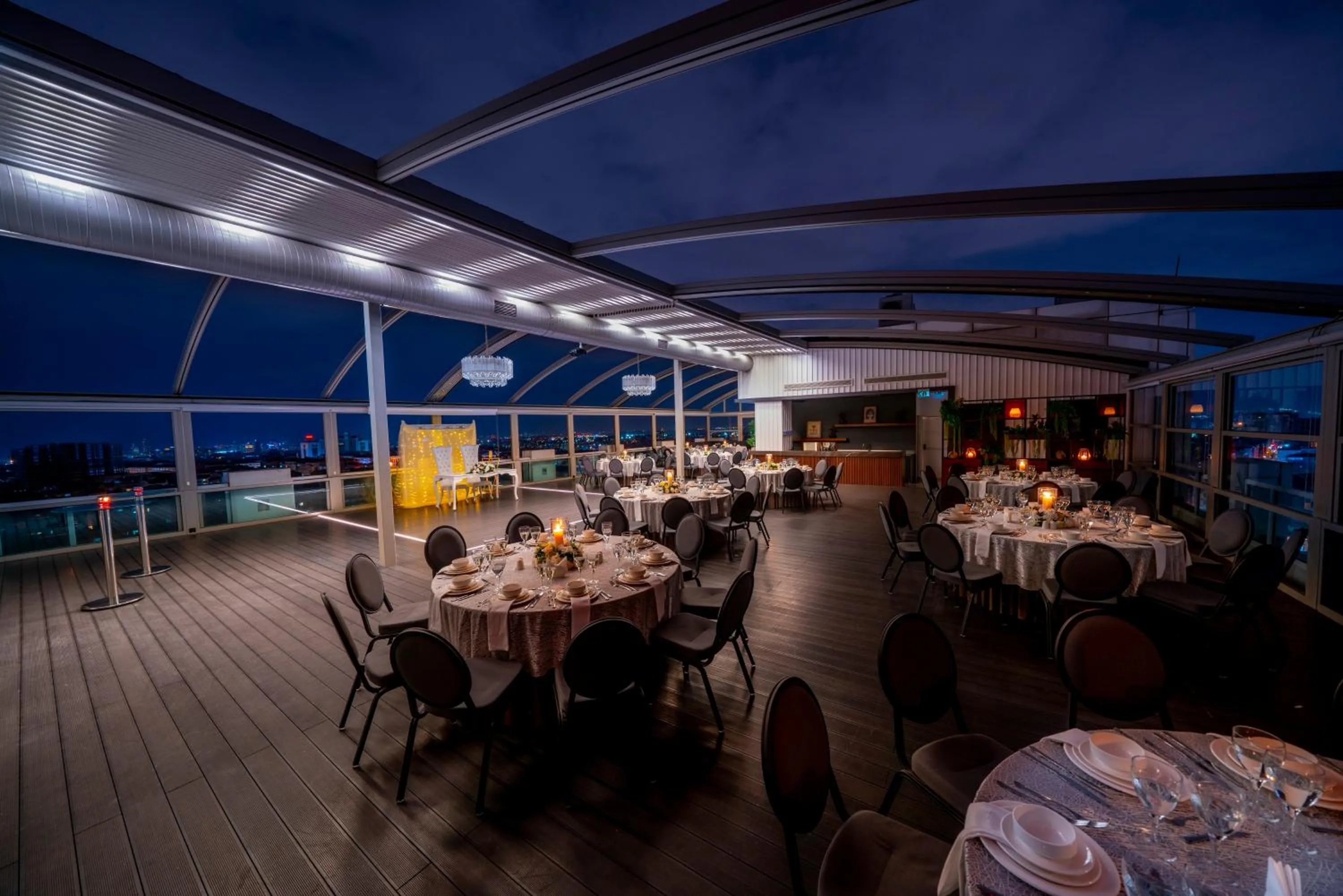 Night in Ramada Encore Istanbul Bayrampasa