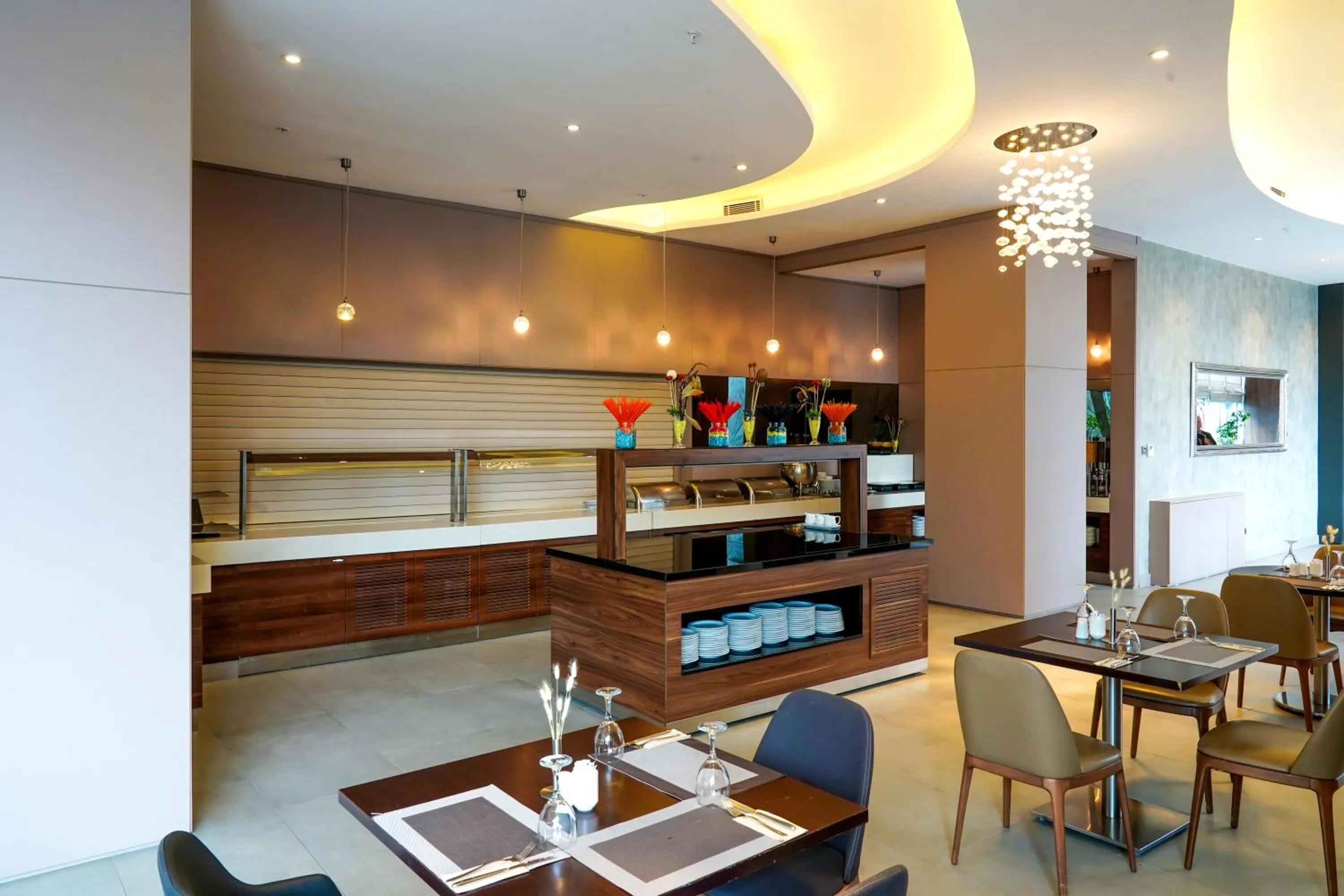 Restaurant/places to eat in Ramada Encore Istanbul Bayrampasa