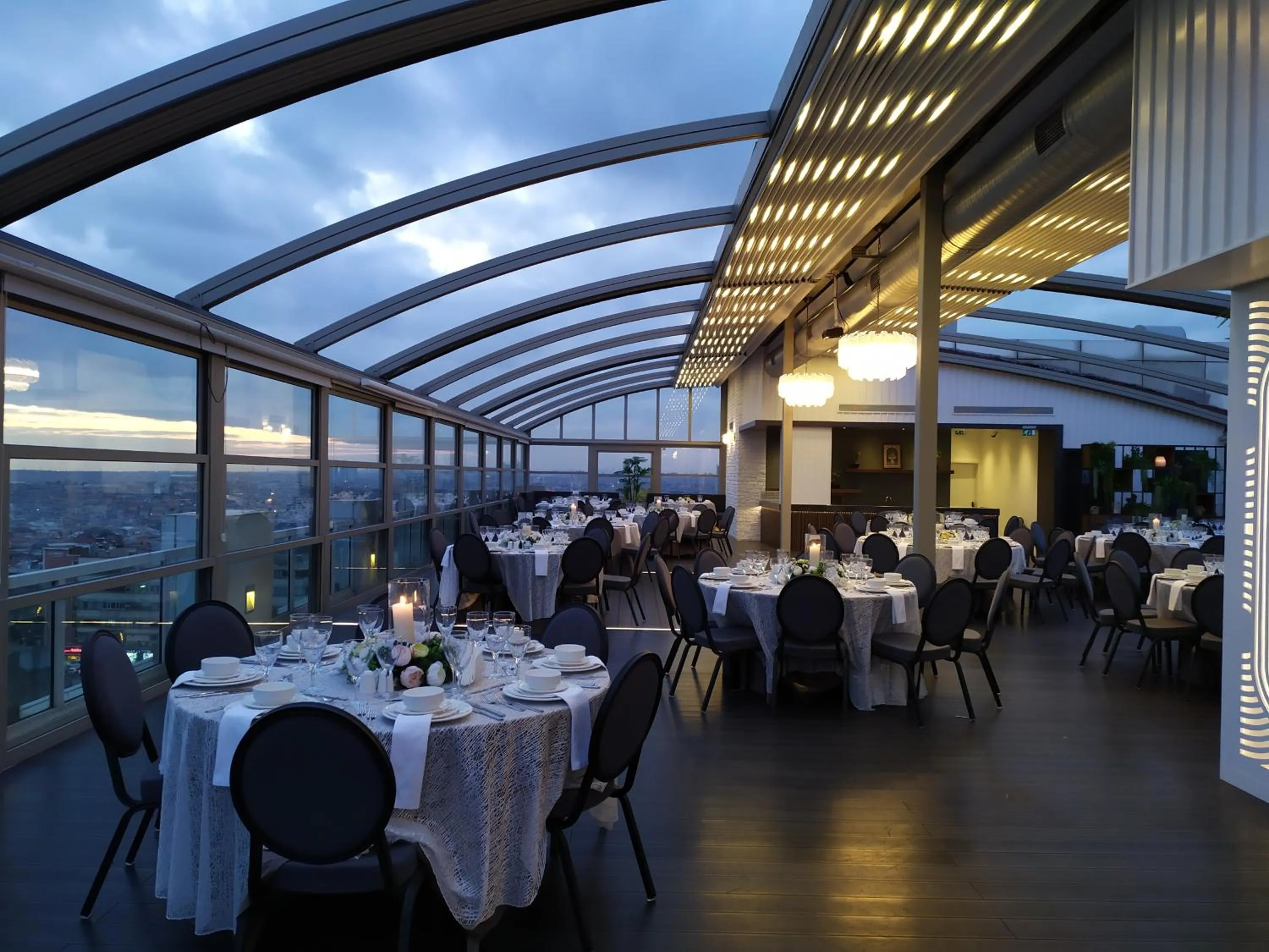 Restaurant/places to eat in Ramada Encore Istanbul Bayrampasa