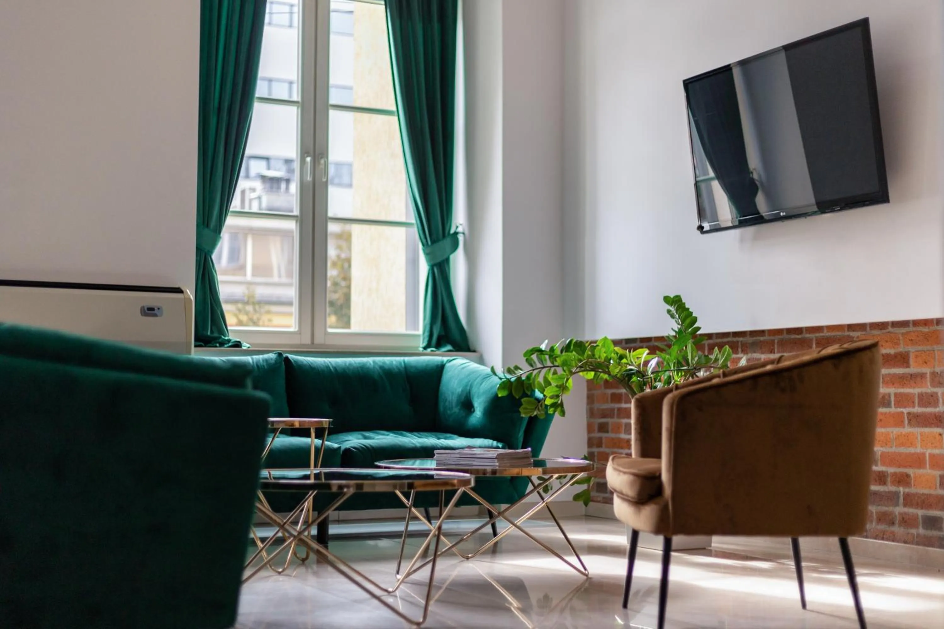 TV and multimedia in Hotel Dikul Market Square Wroclaw