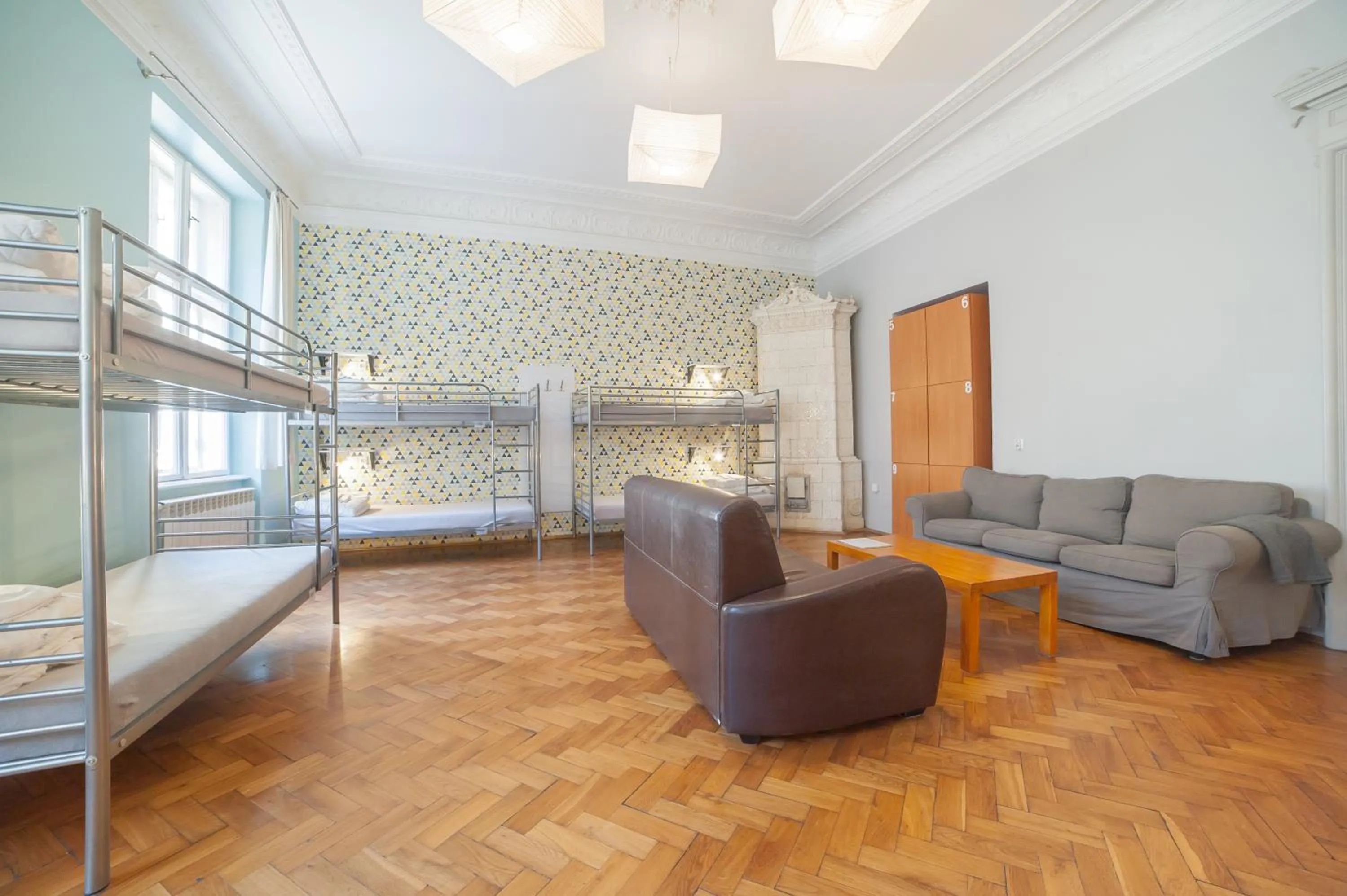 Bedroom, Bed in Dizzy Daisy Hostel