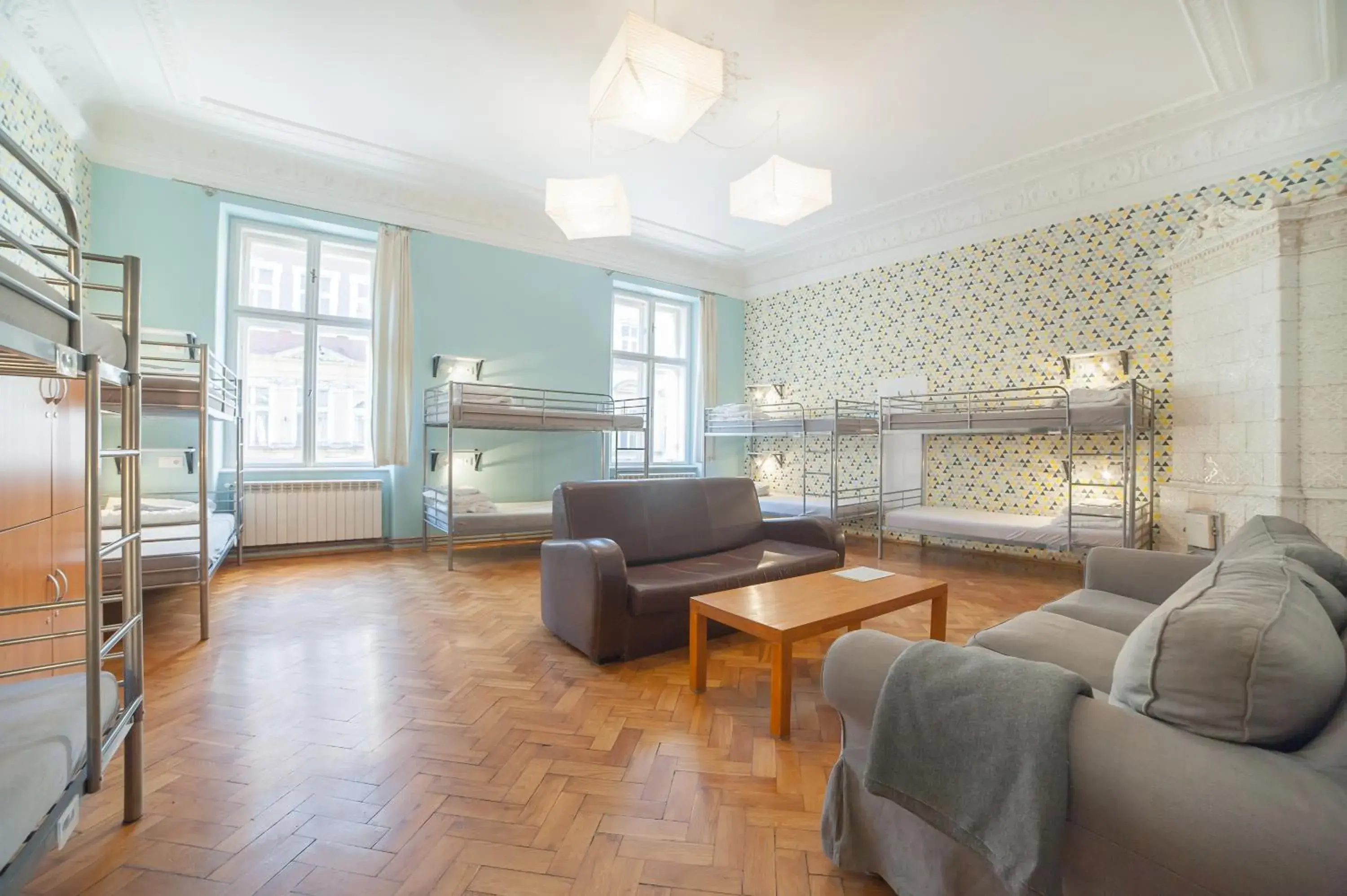 Bed in 10-Bed Dormitory Room with Shared Bathroom in Dizzy Daisy Hostel Bed in 10-Bed Dormitory Room with Shared Bathroom in Dizzy Daisy Hostel