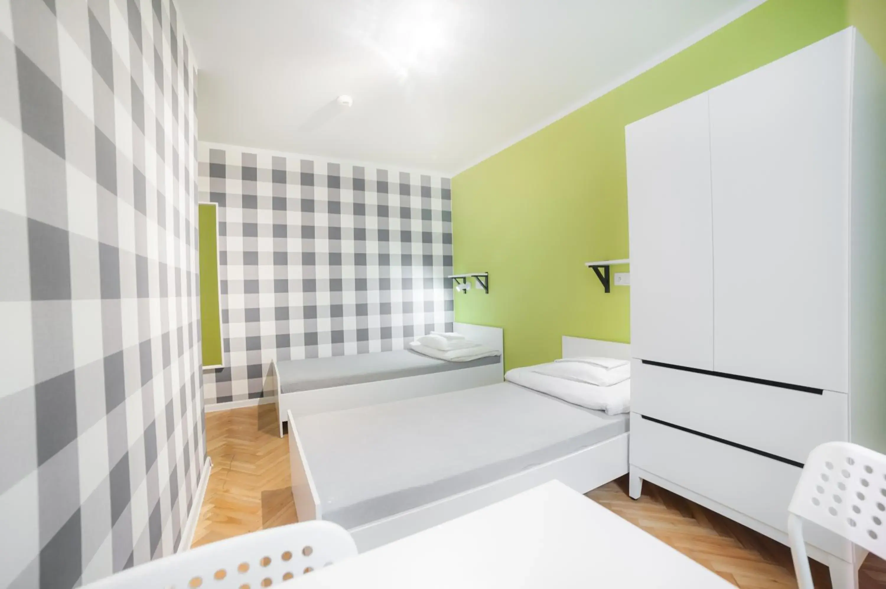 Twin Room with Shared Bathroom in Dizzy Daisy Hostel Twin Room with Shared Bathroom in Dizzy Daisy Hostel