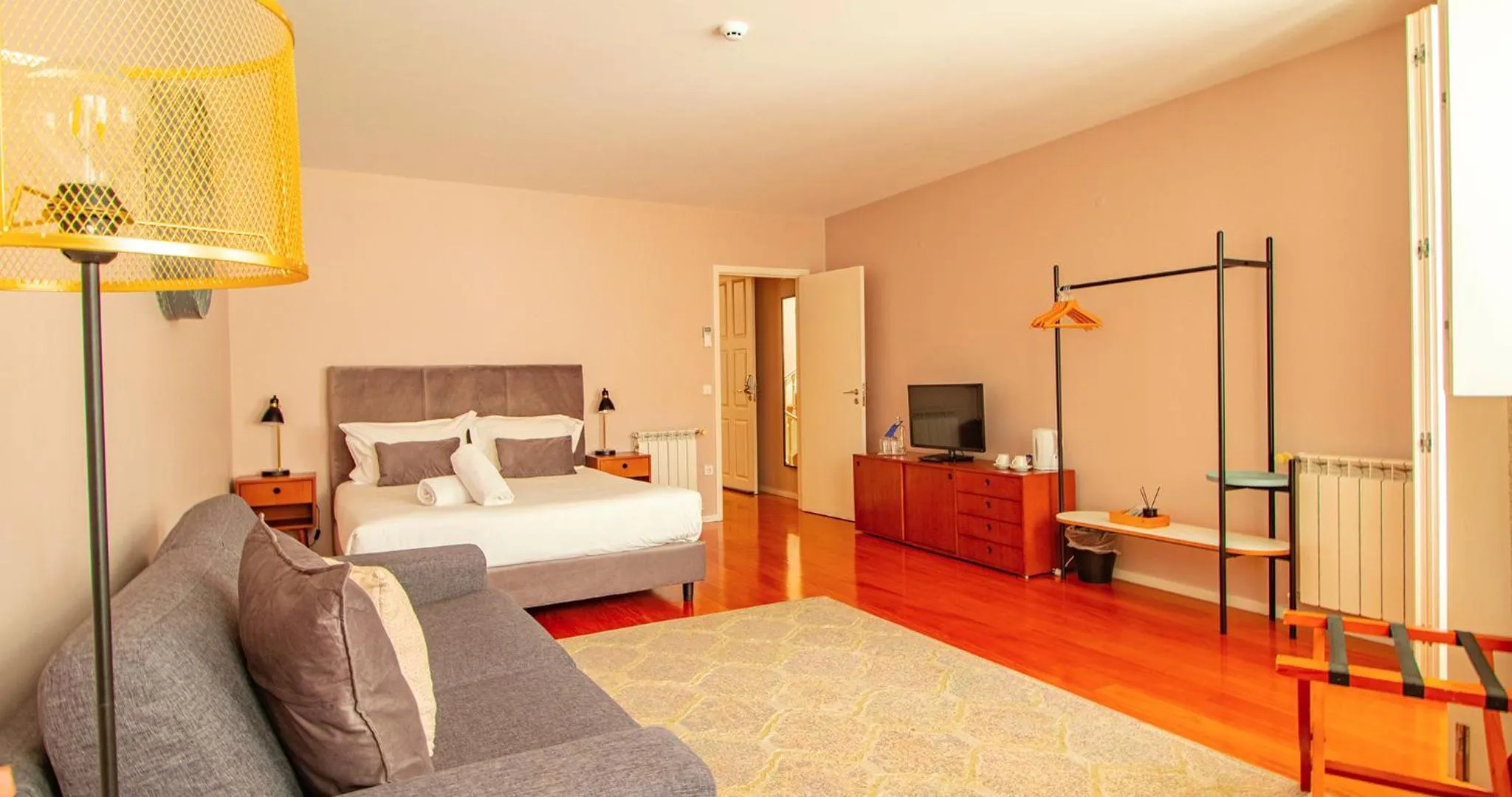 Living room, Bed in ALIBI by YoursPorto