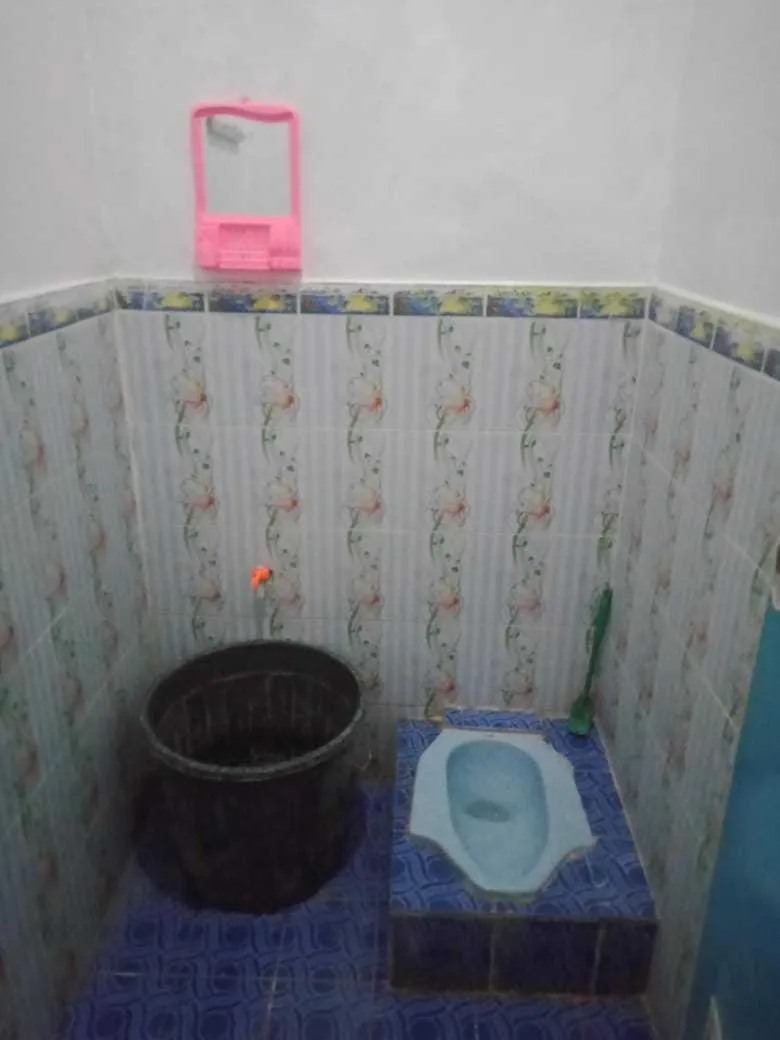Bathroom in Hotel O Wisma Nadira Near SPBU PT. Trijaya Pugung PENENGAHAN
