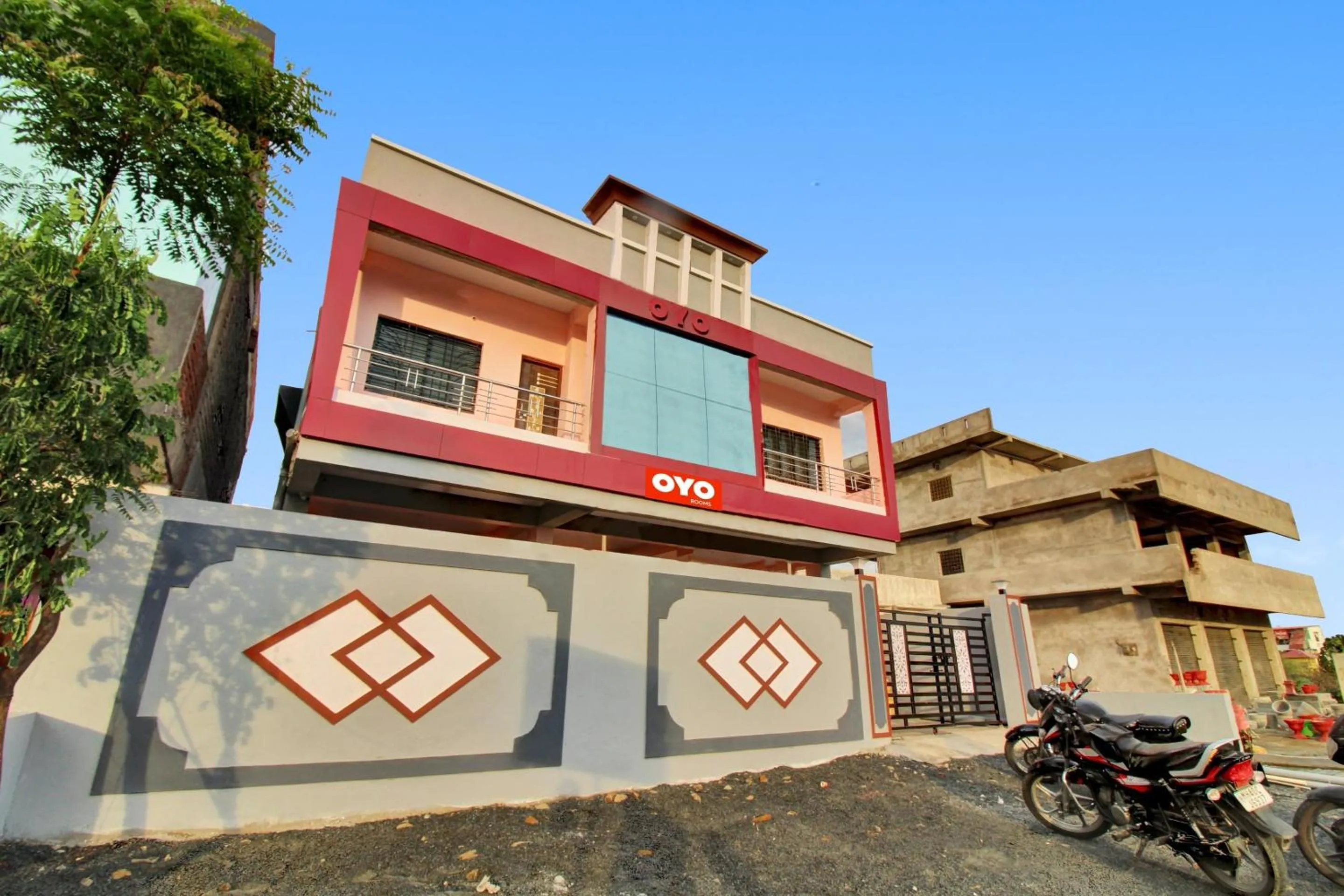 Facade/entrance in Hotel O Raj Hotel