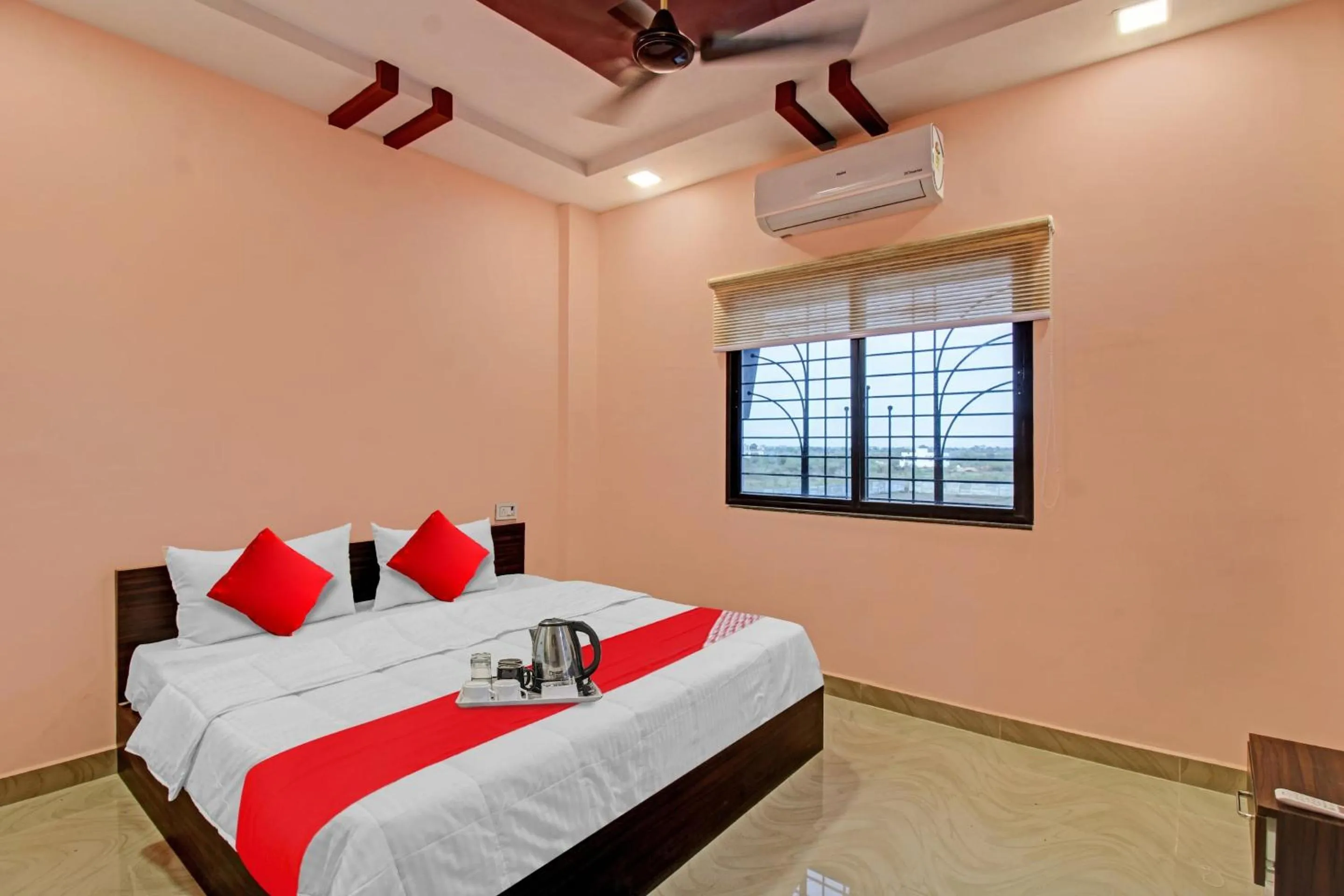 Lobby or reception, Bed in Hotel O Raj