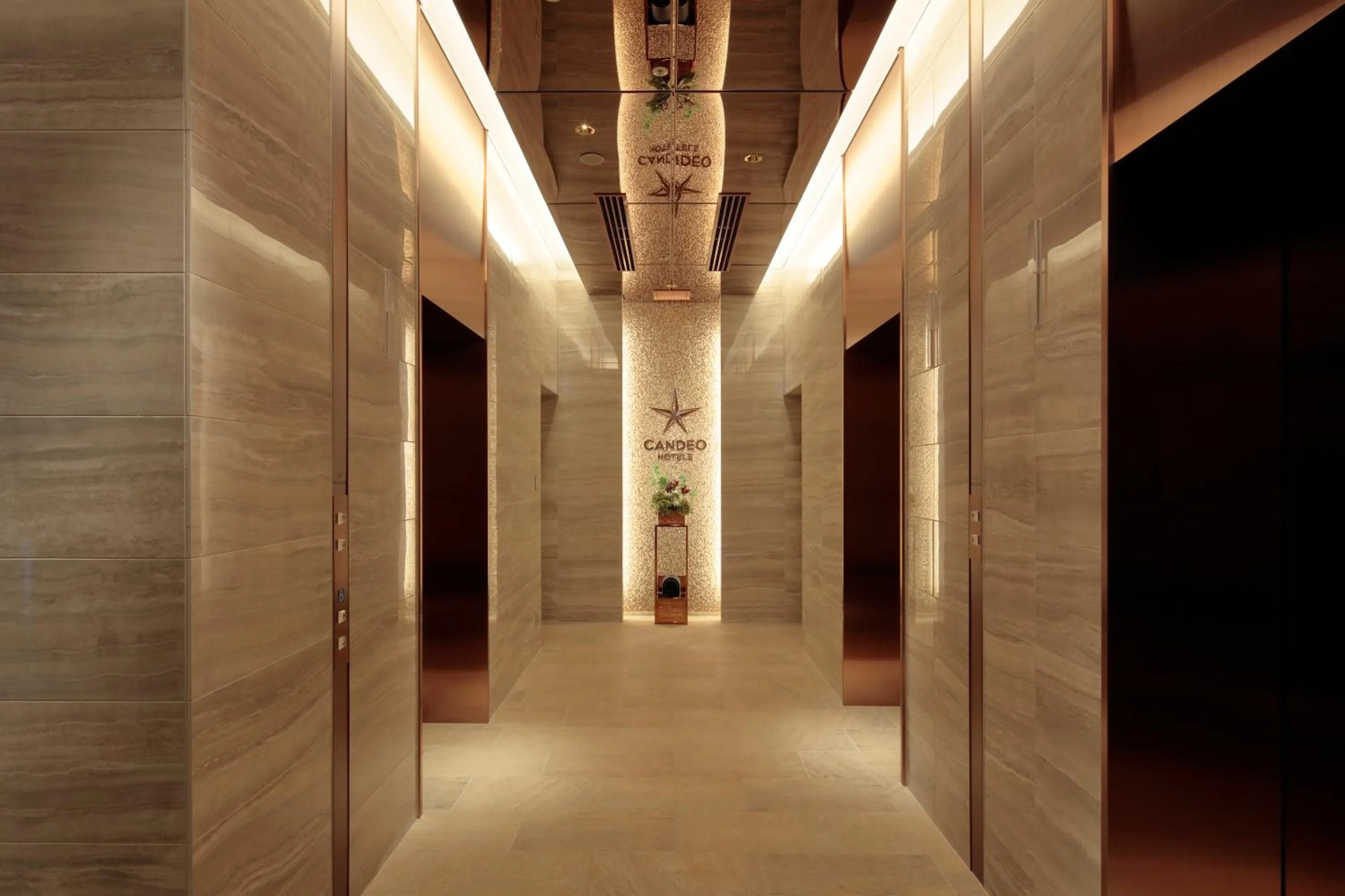 elevator in Candeo Hotel Utsunomiya