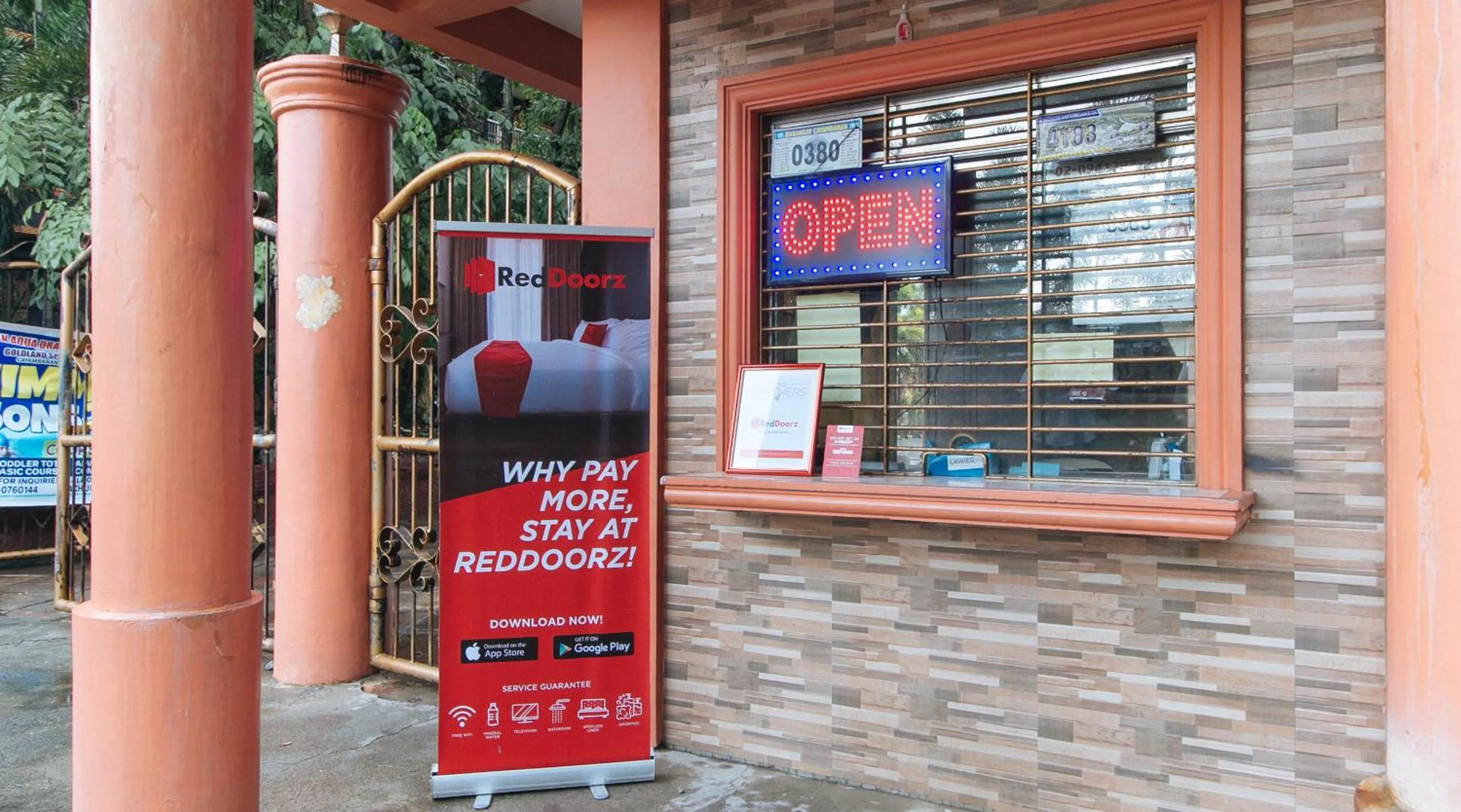 Lobby or reception in RedDoorz @ Goldland Spring Resort Urdaneta City