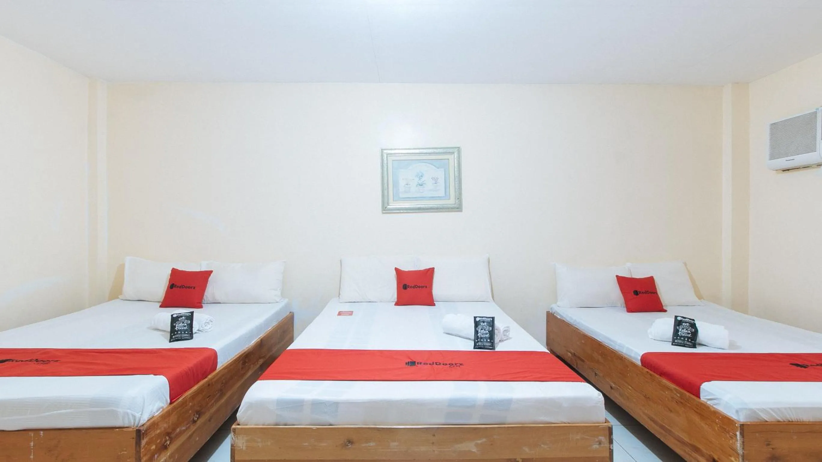 Bed in RedDoorz @ Goldland Spring Resort Urdaneta City