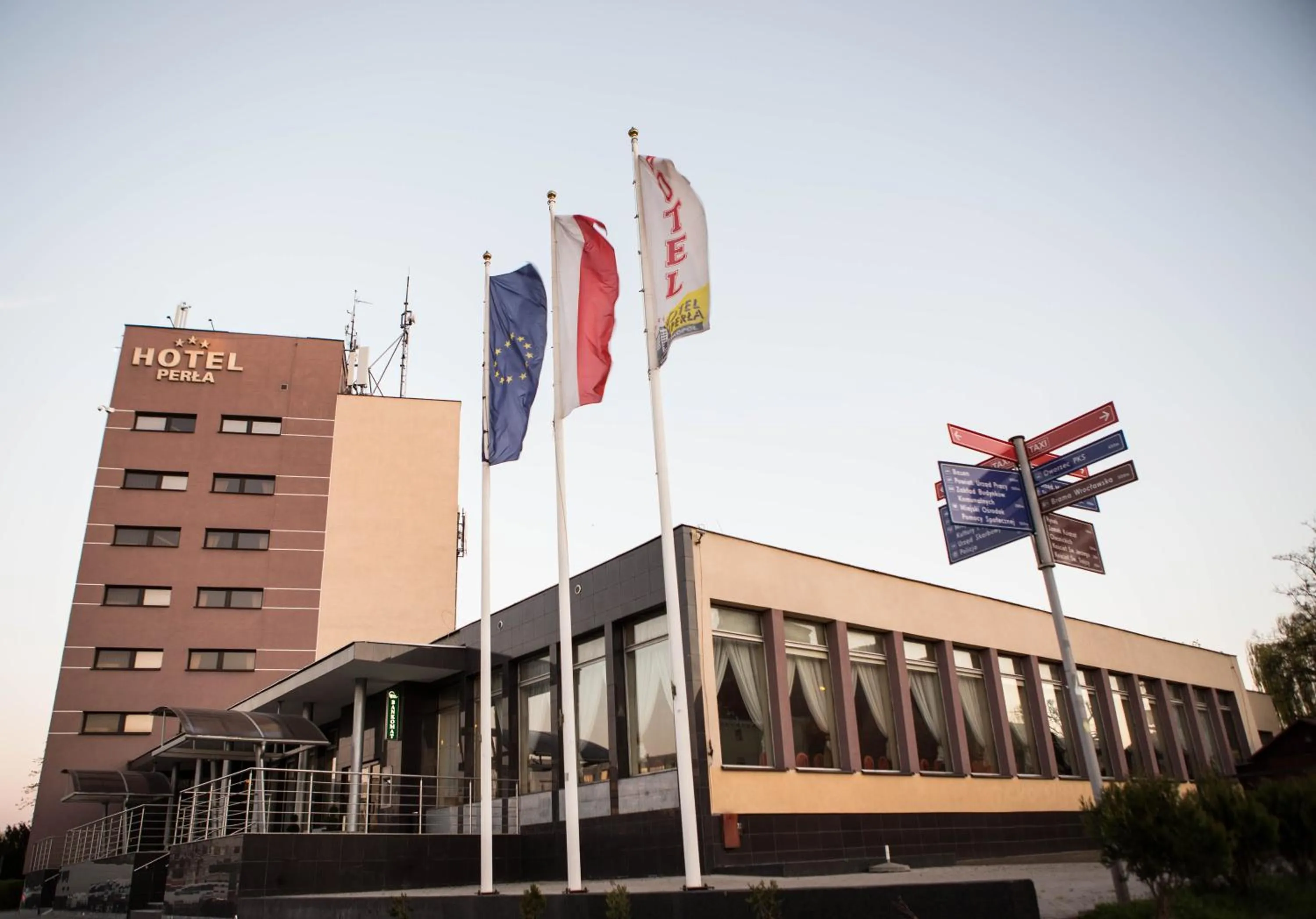 Property building in Perła