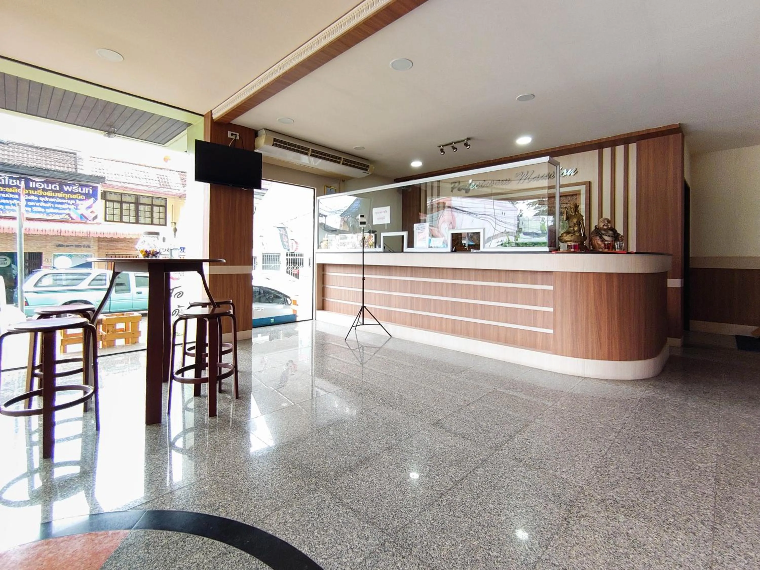 Lobby or reception in Perfectroom Mansion