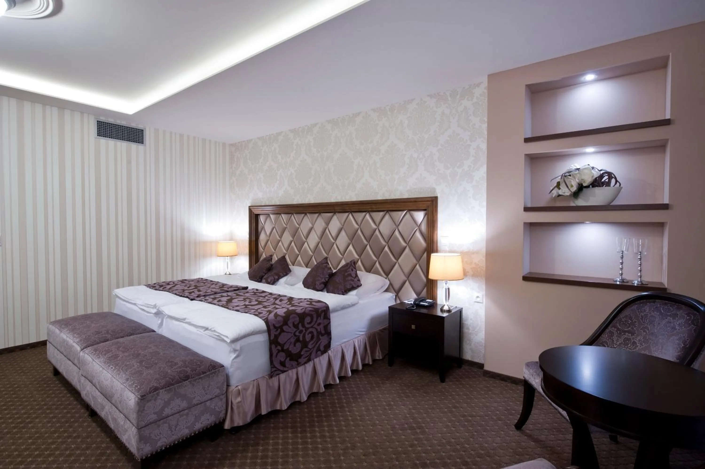 Bed in Hotel Dvorana