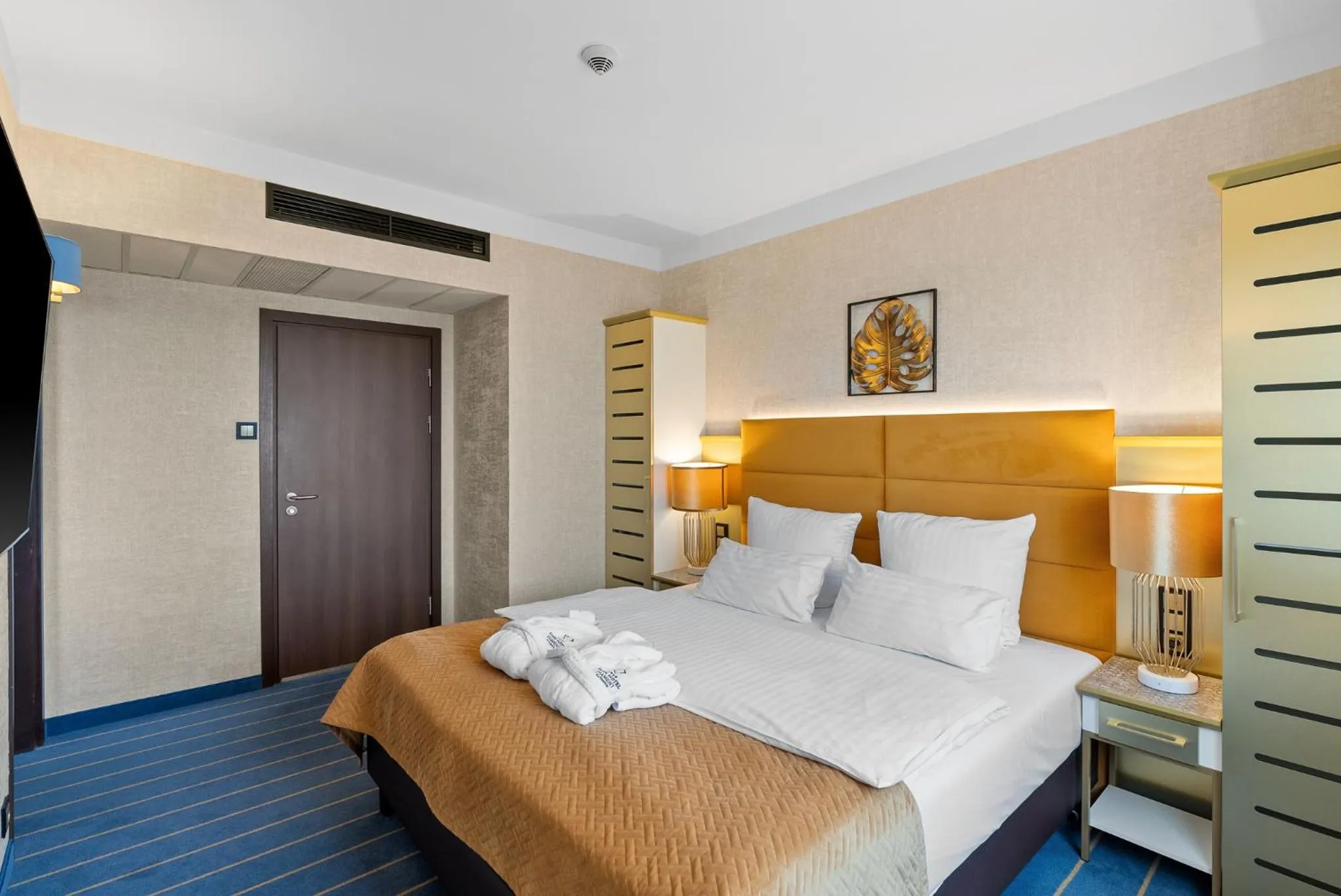 Photo of the whole room, Bed in Park Hotel Diament Katowice