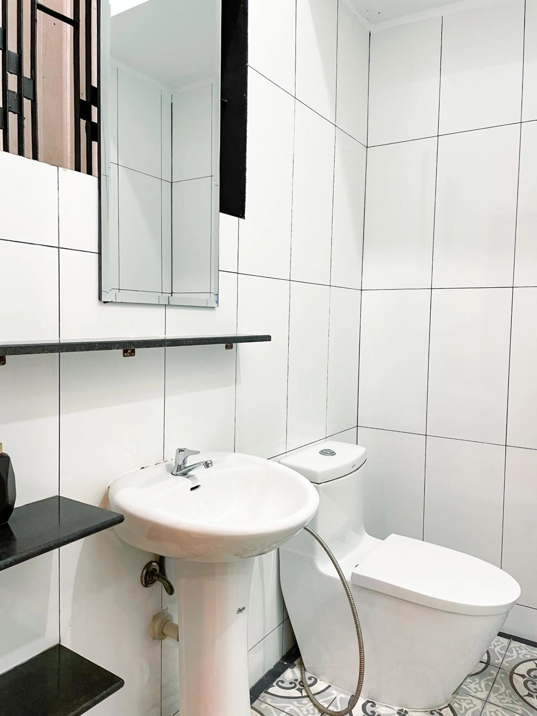 Bathroom in Birdcage Boutique