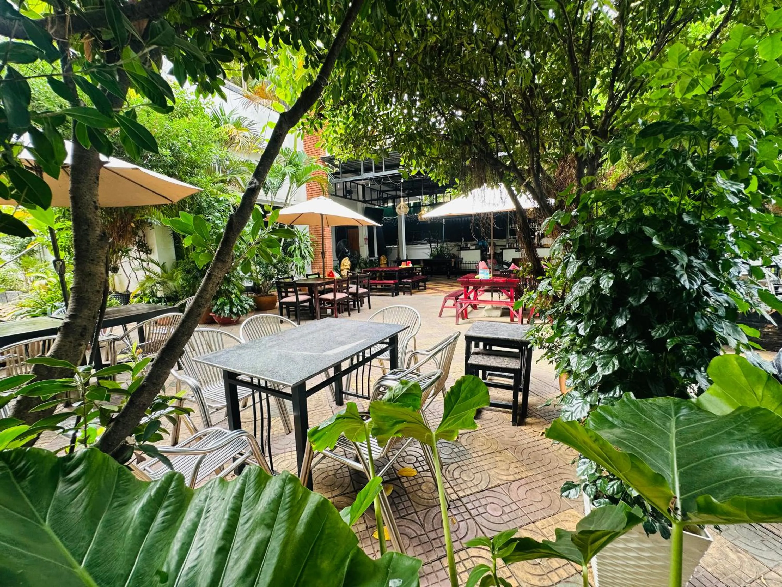 Restaurant/places to eat in Birdcage Boutique