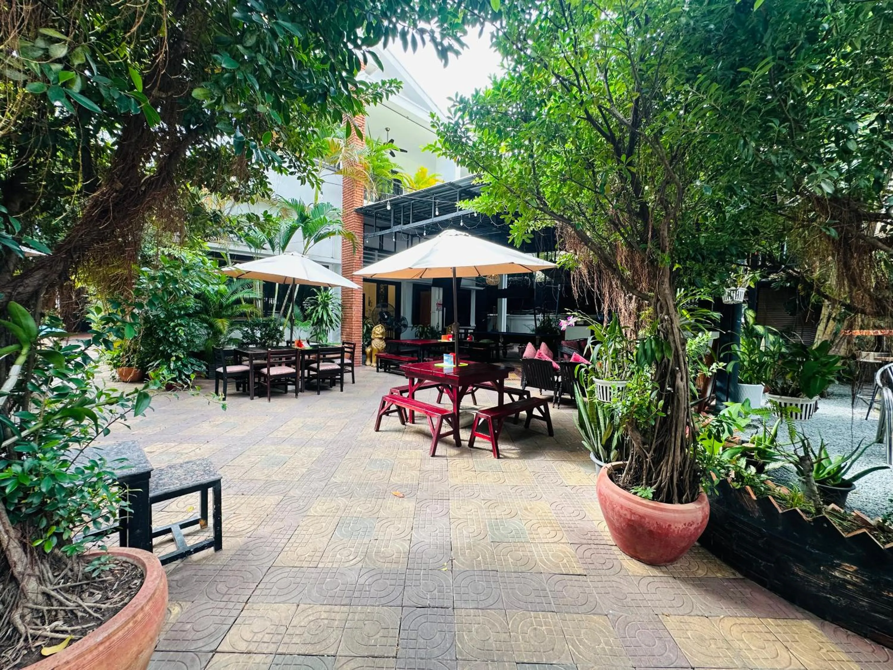 Restaurant/places to eat in Birdcage Boutique