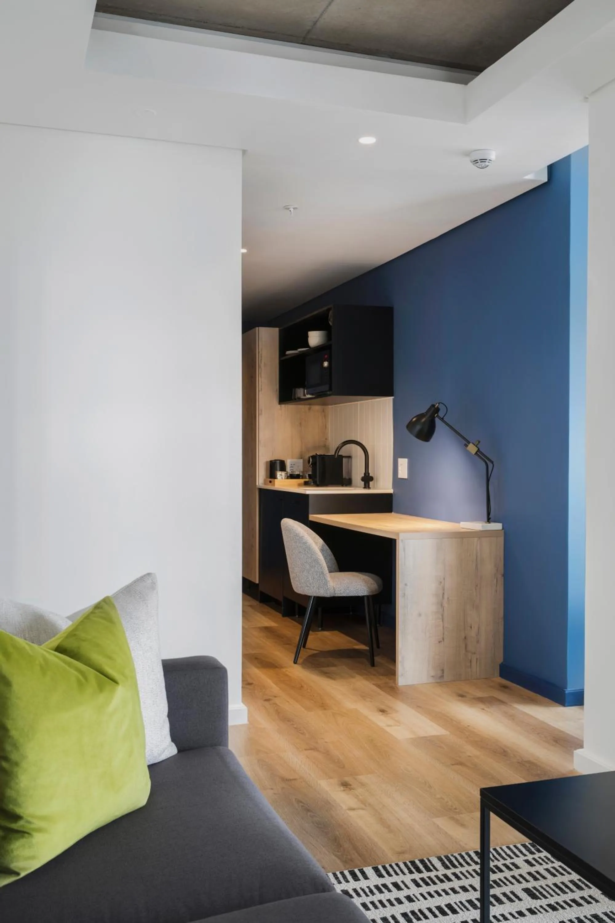 TV and multimedia in Home Suite Hotels Station House