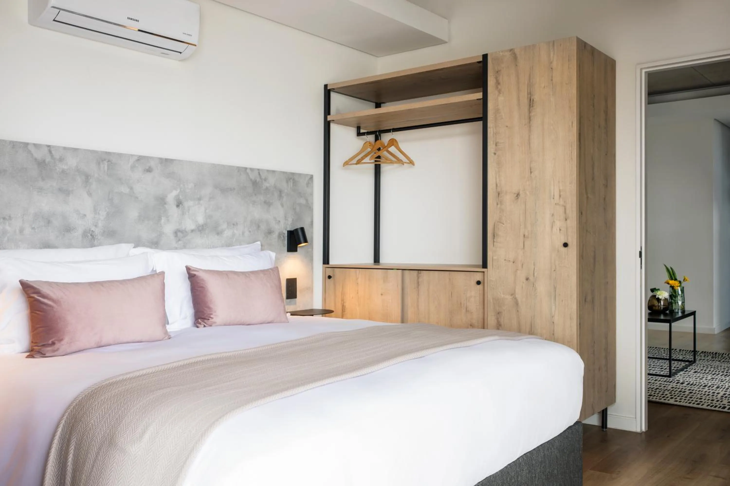 Bed in Home Suite Hotels Station House