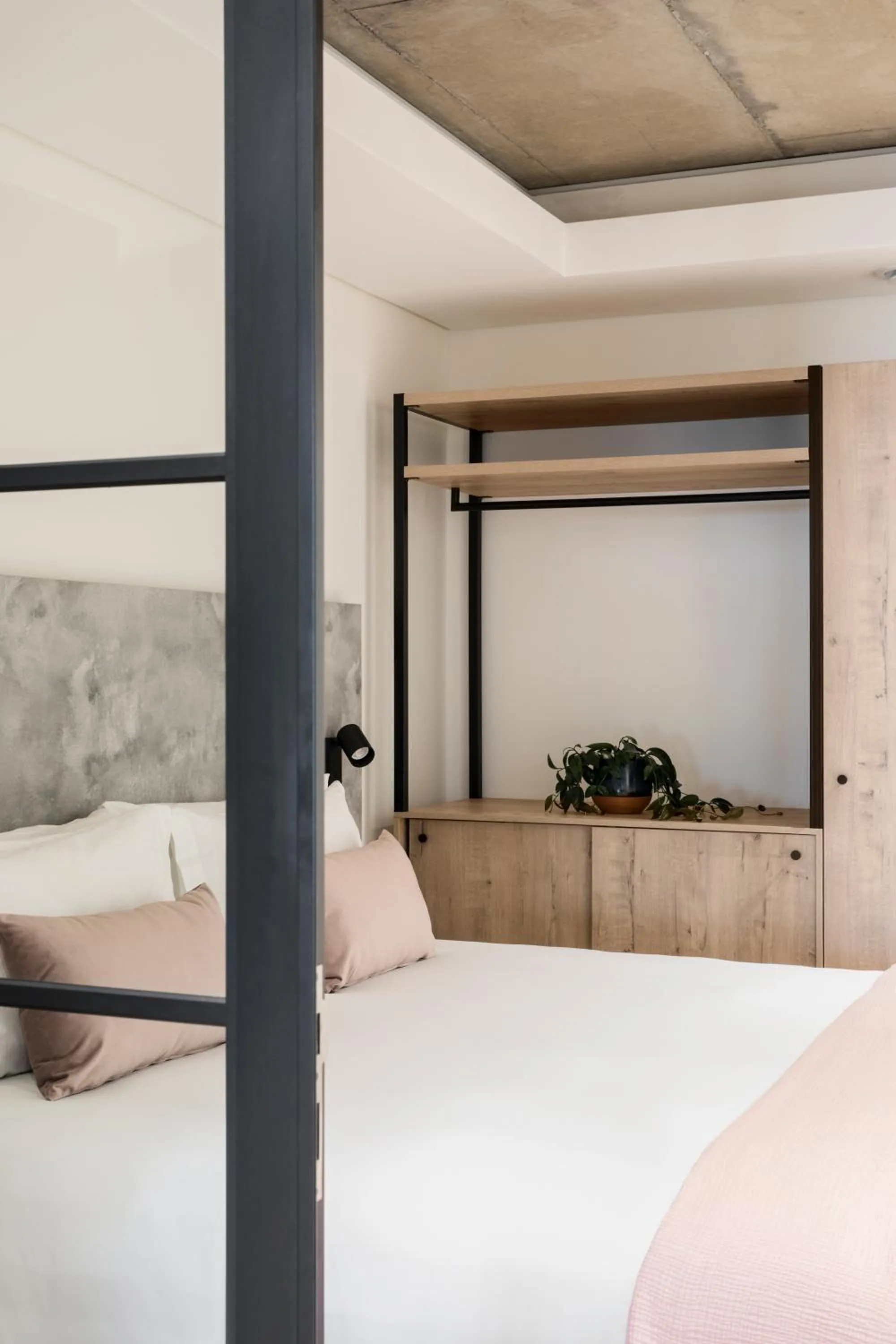 Bed in Home Suite Hotels Station House