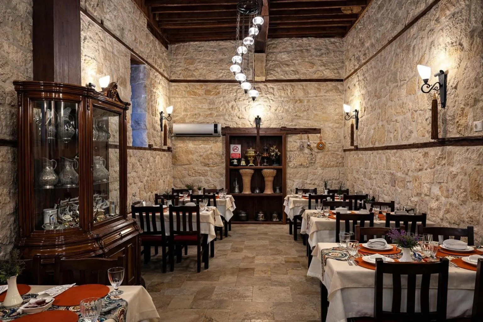 Restaurant/places to eat in Osmanli Marco Pasha Hotel