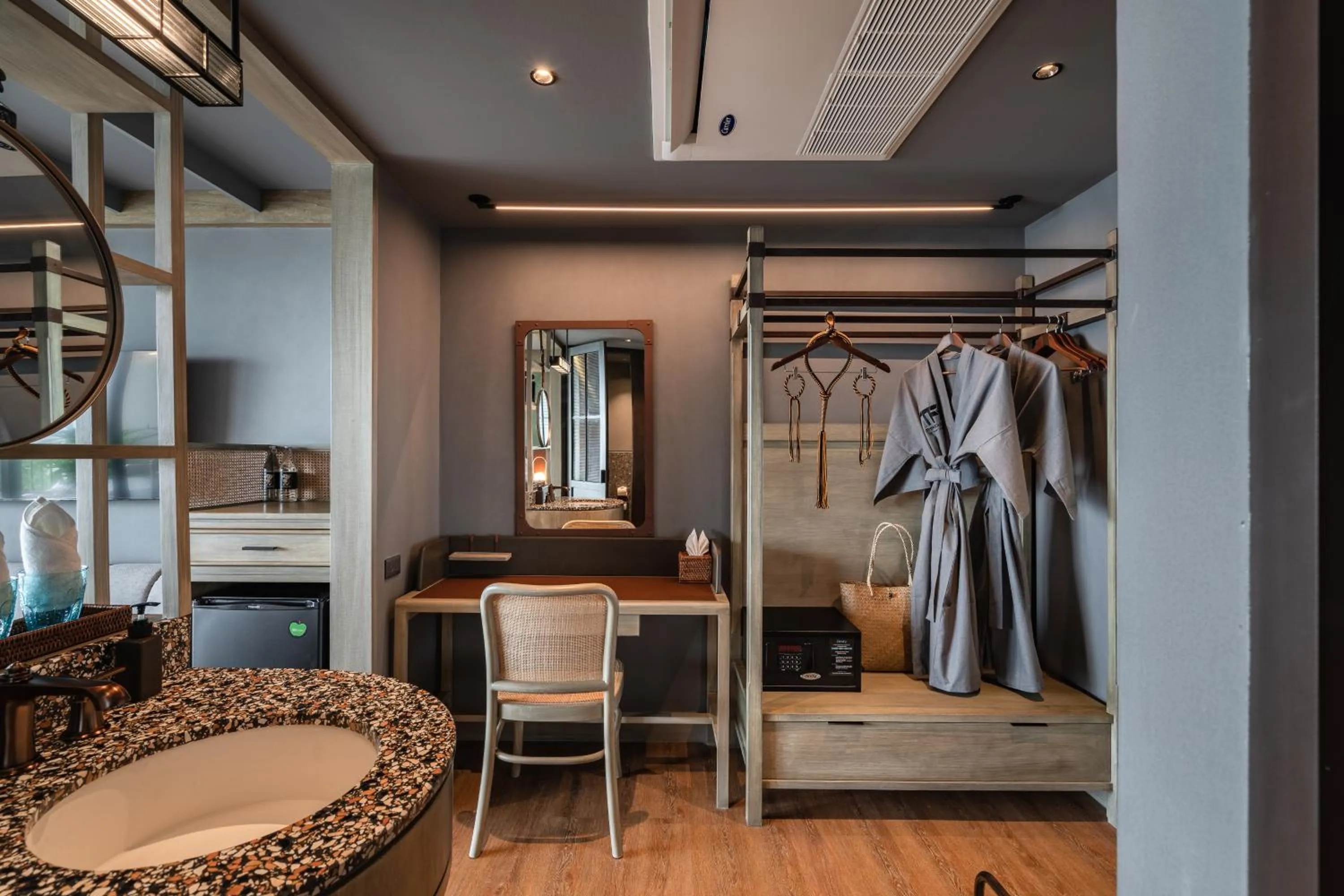 wardrobe in Thai Fight Hotel