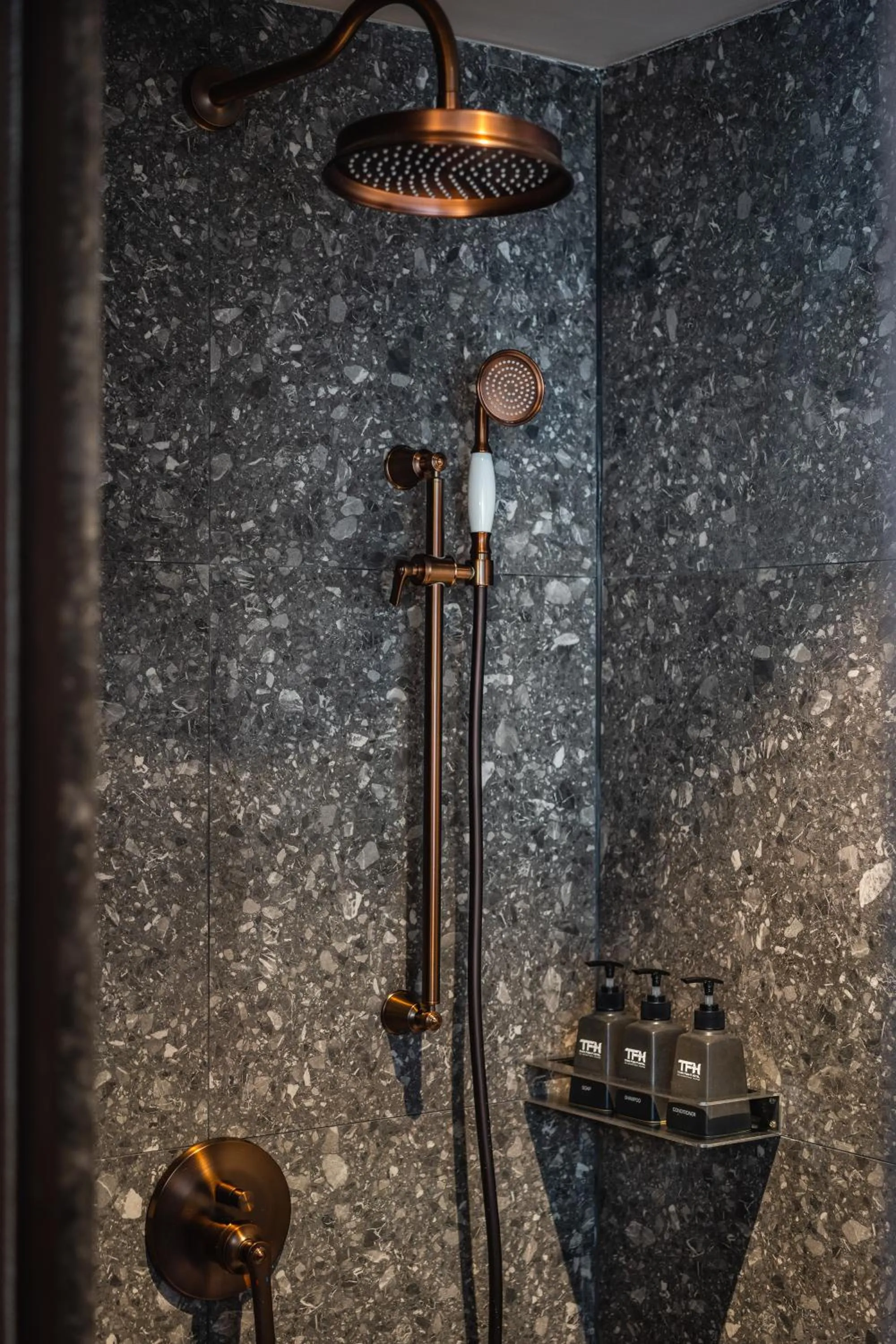 Shower in Thai Fight Hotel