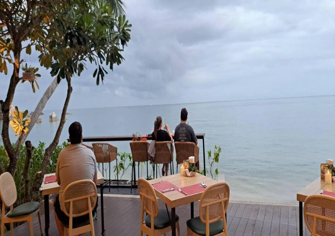 Restaurant/places to eat in Thai Fight Hotel