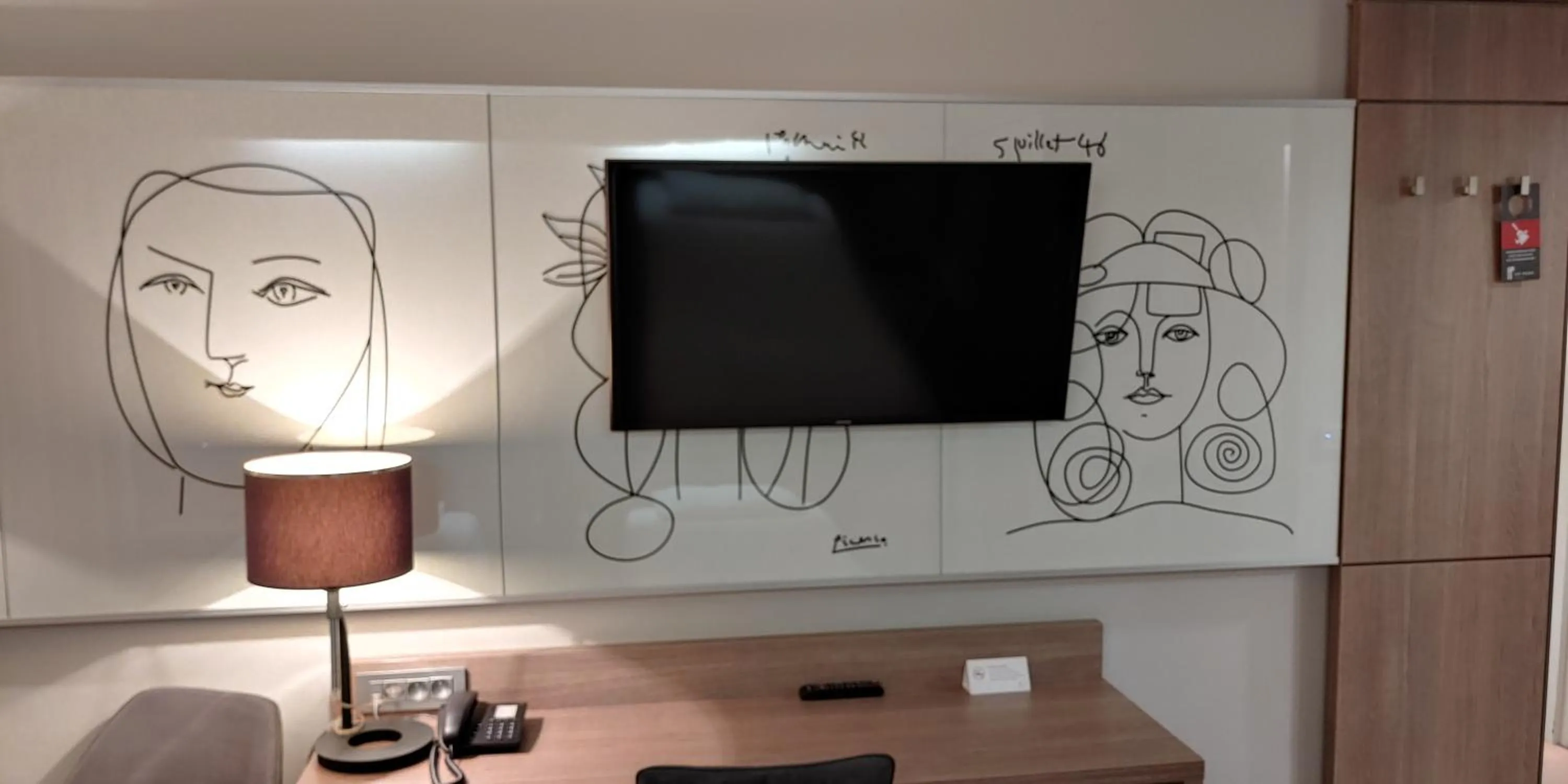 TV and multimedia in Hotel HP Park