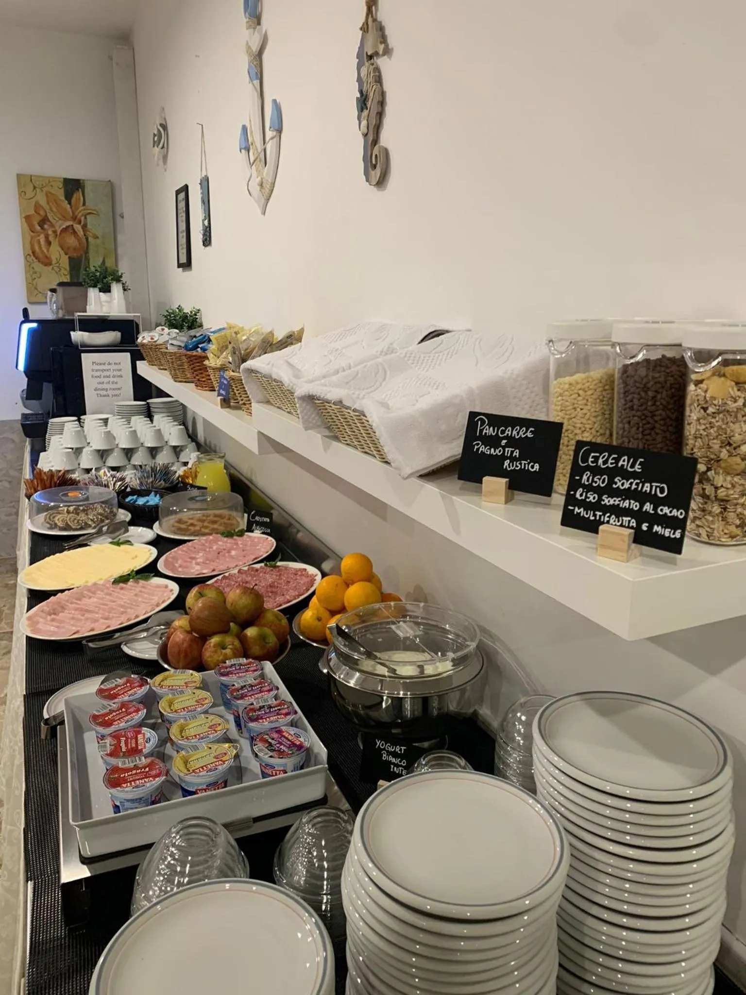 Breakfast in Hotel AnnaMare