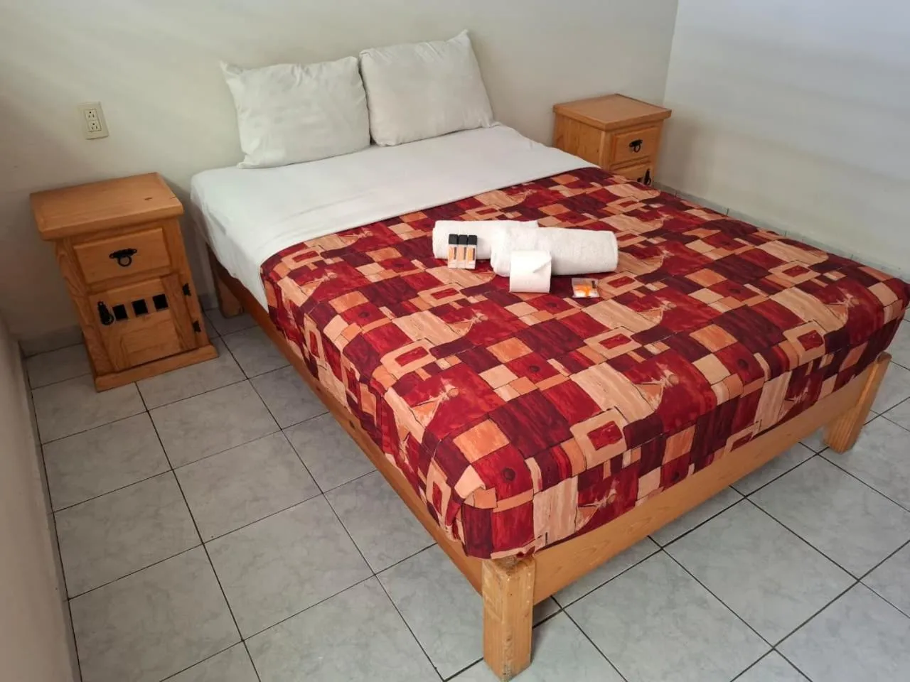 towels, Bed in Hotel Meson de Carolina