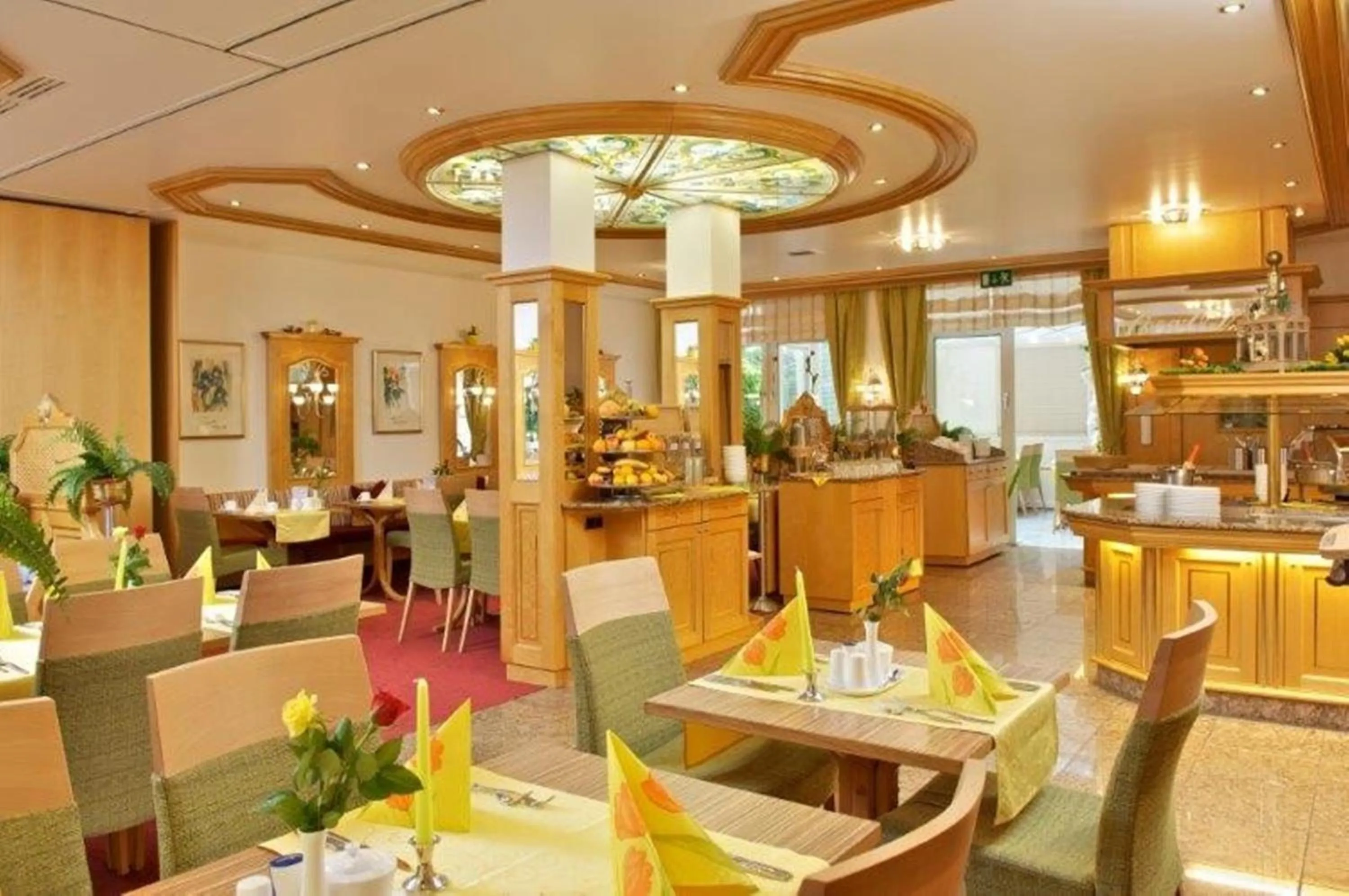 Restaurant/places to eat in Park Hotel Laim Serviced Apartments