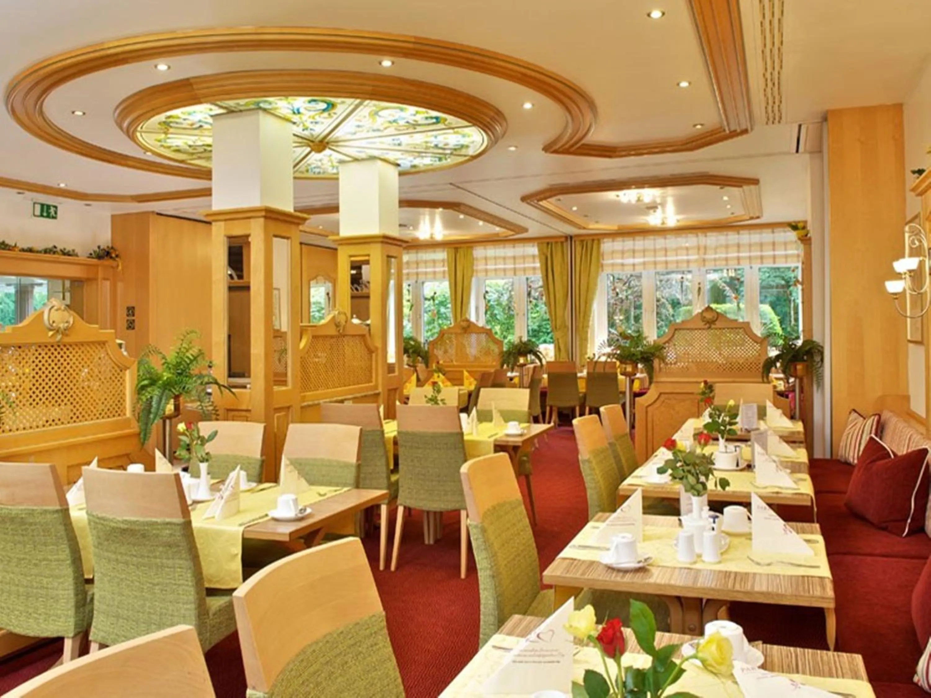 Restaurant/places to eat in Park Hotel Laim Serviced Apartments
