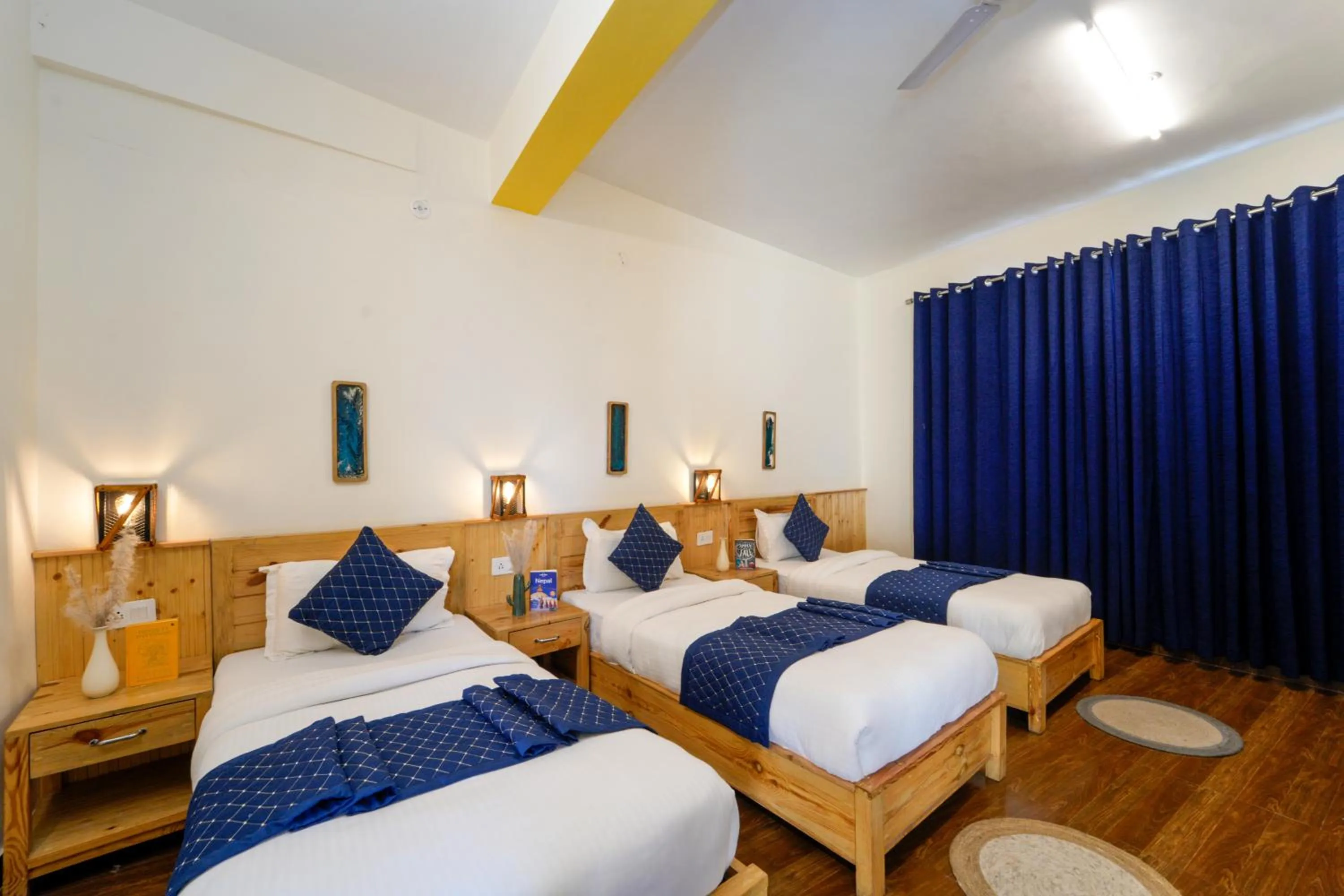 Bed in Chokling ArtHouse - The Treasure of Himalayas