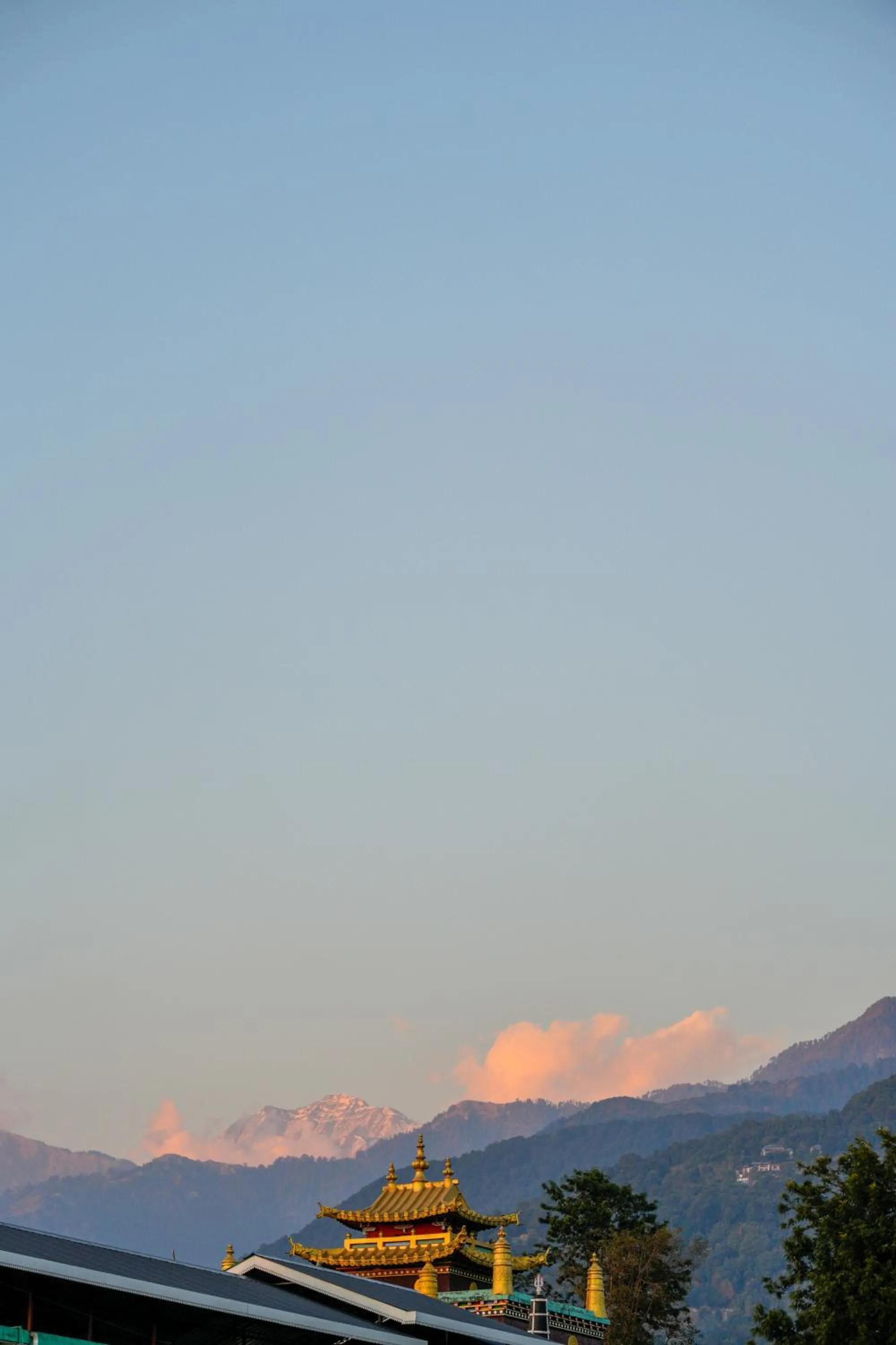 Mountain view in Chokling ArtHouse - The Treasure of Himalayas