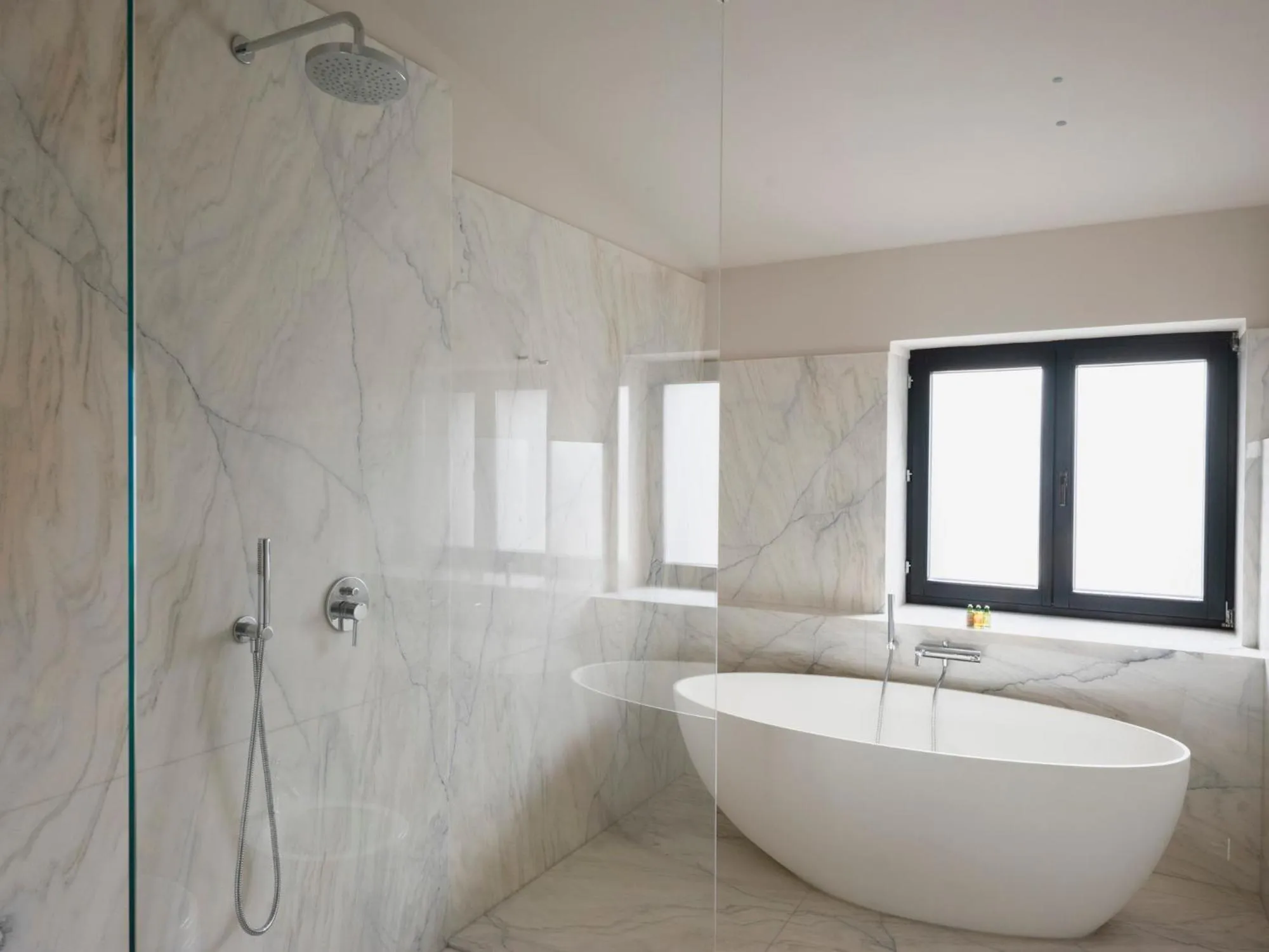 Shower in Hotel Pod Różą