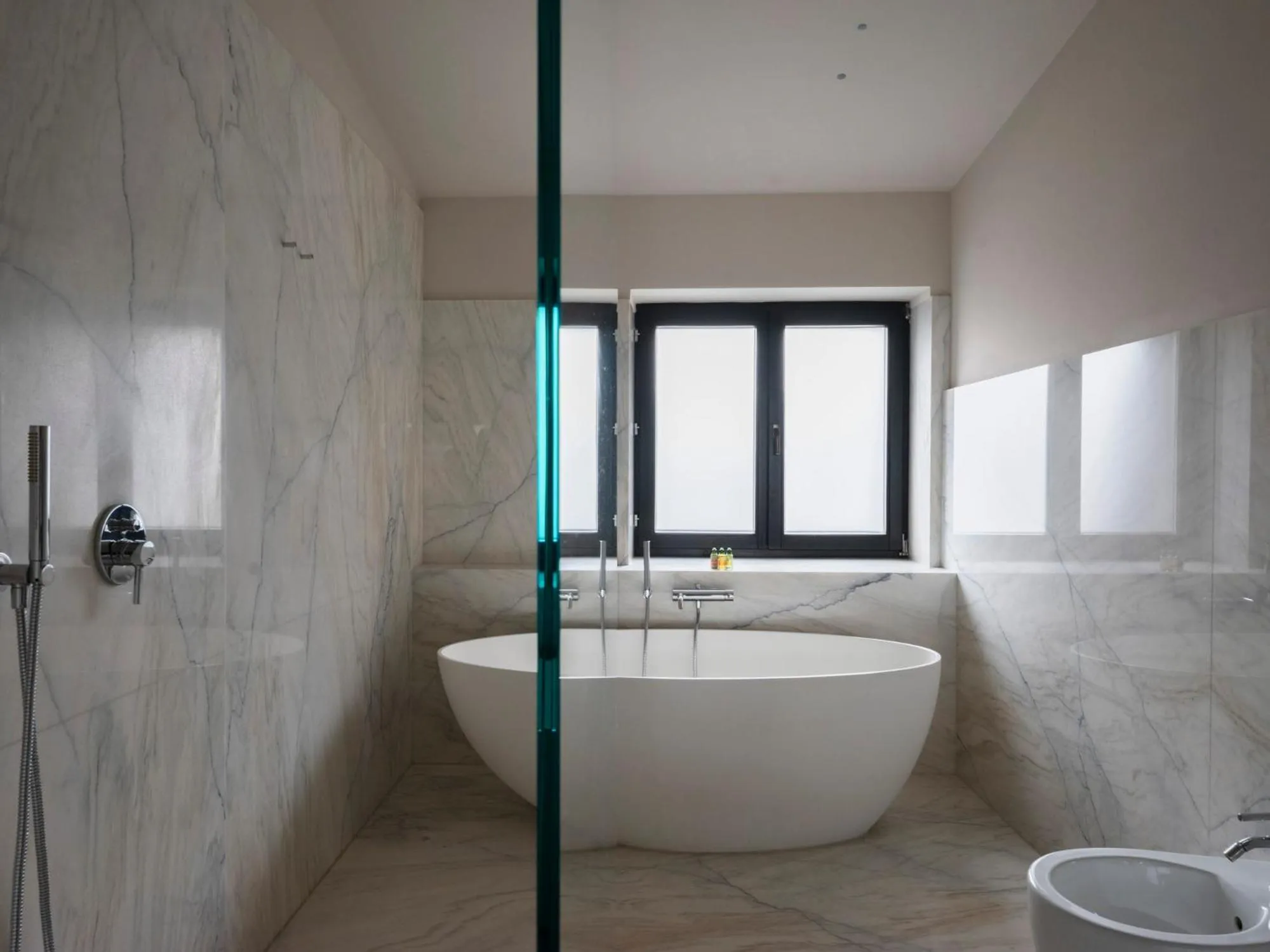 Bathroom in Hotel Pod Różą