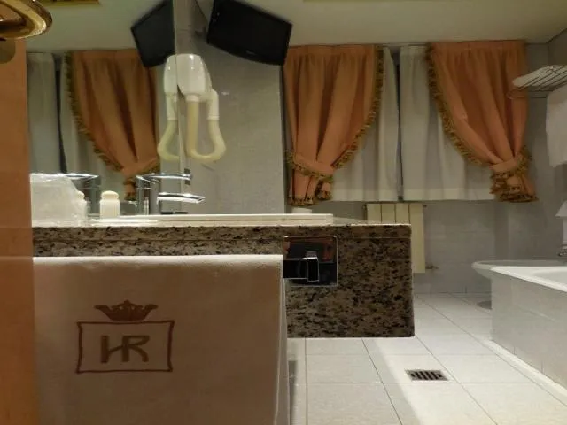 Bathroom in Hotel Roma