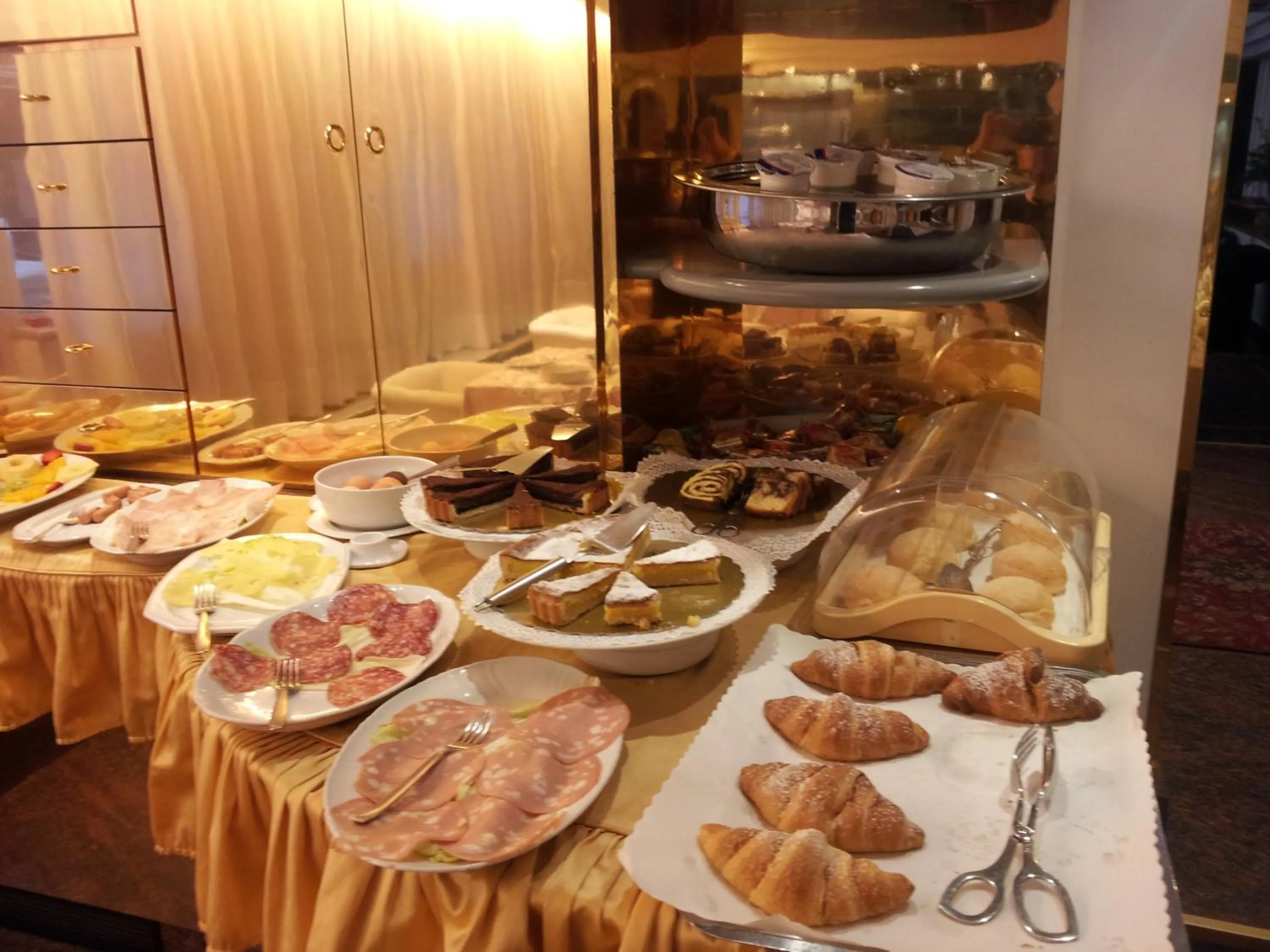 Food in Hotel Roma