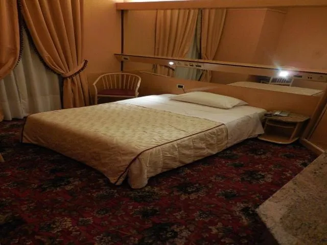 Photo of the whole room in Hotel Roma