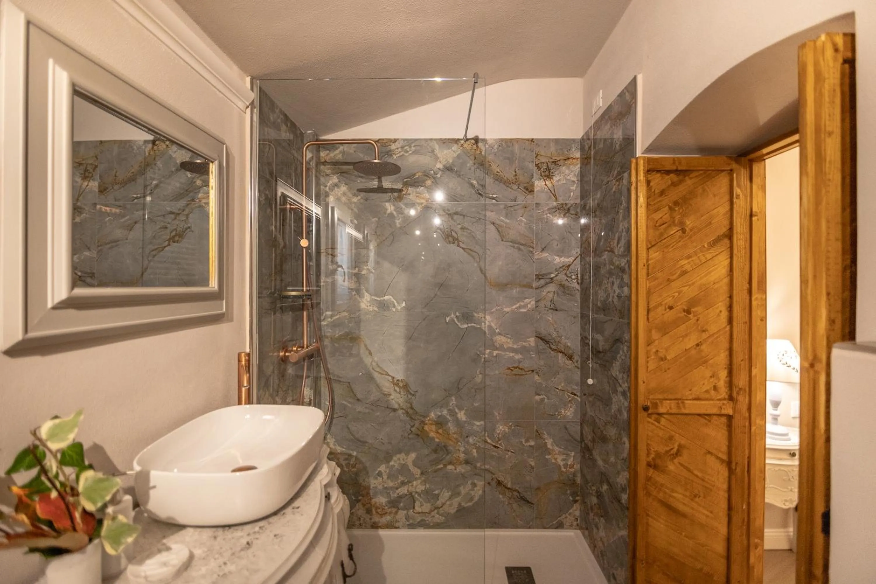 Shower in San Michele al Castello