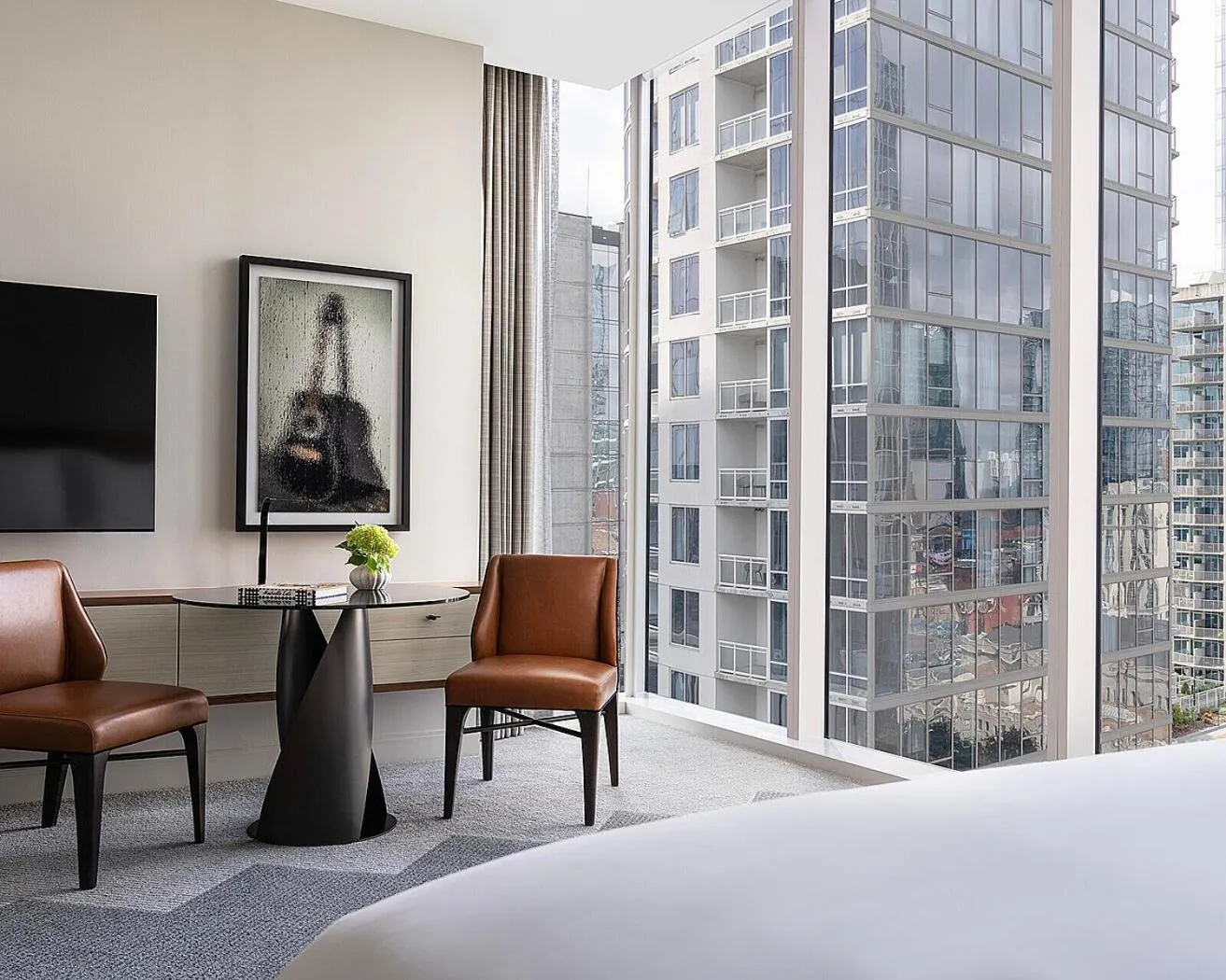 Seating area, Bed in Four Seasons Hotel Nashville