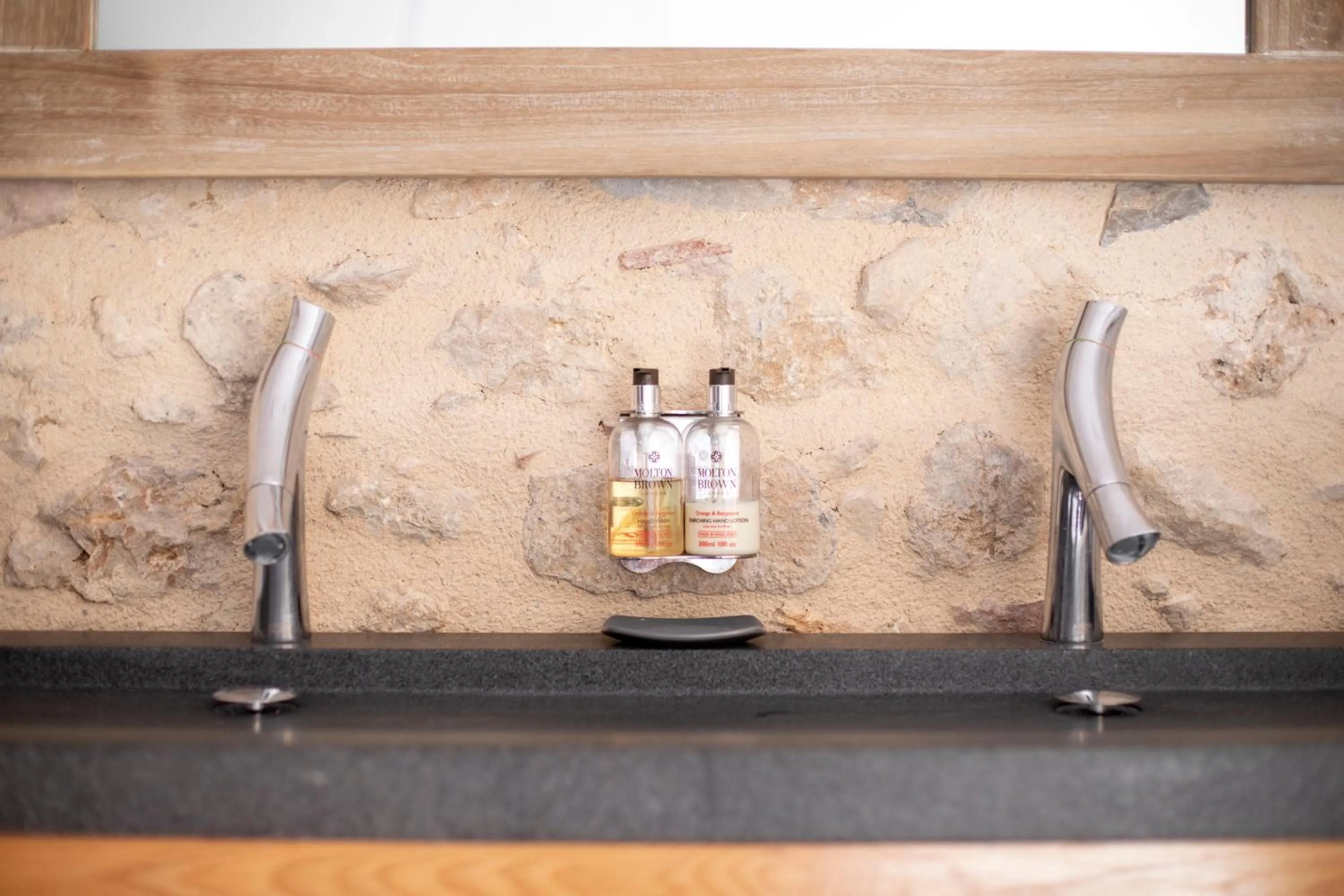 Bathroom in Le Mas des Romarins, FAYENCE