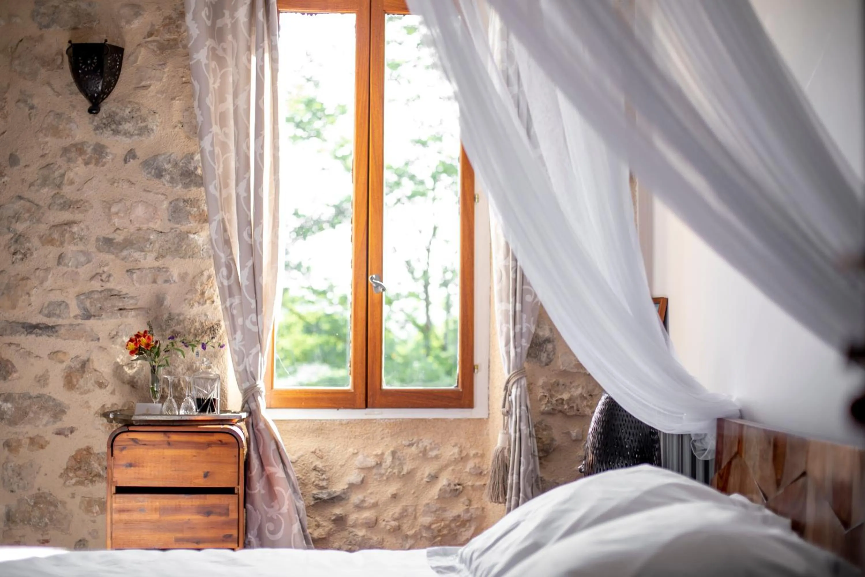 Bed in Le Mas des Romarins, FAYENCE