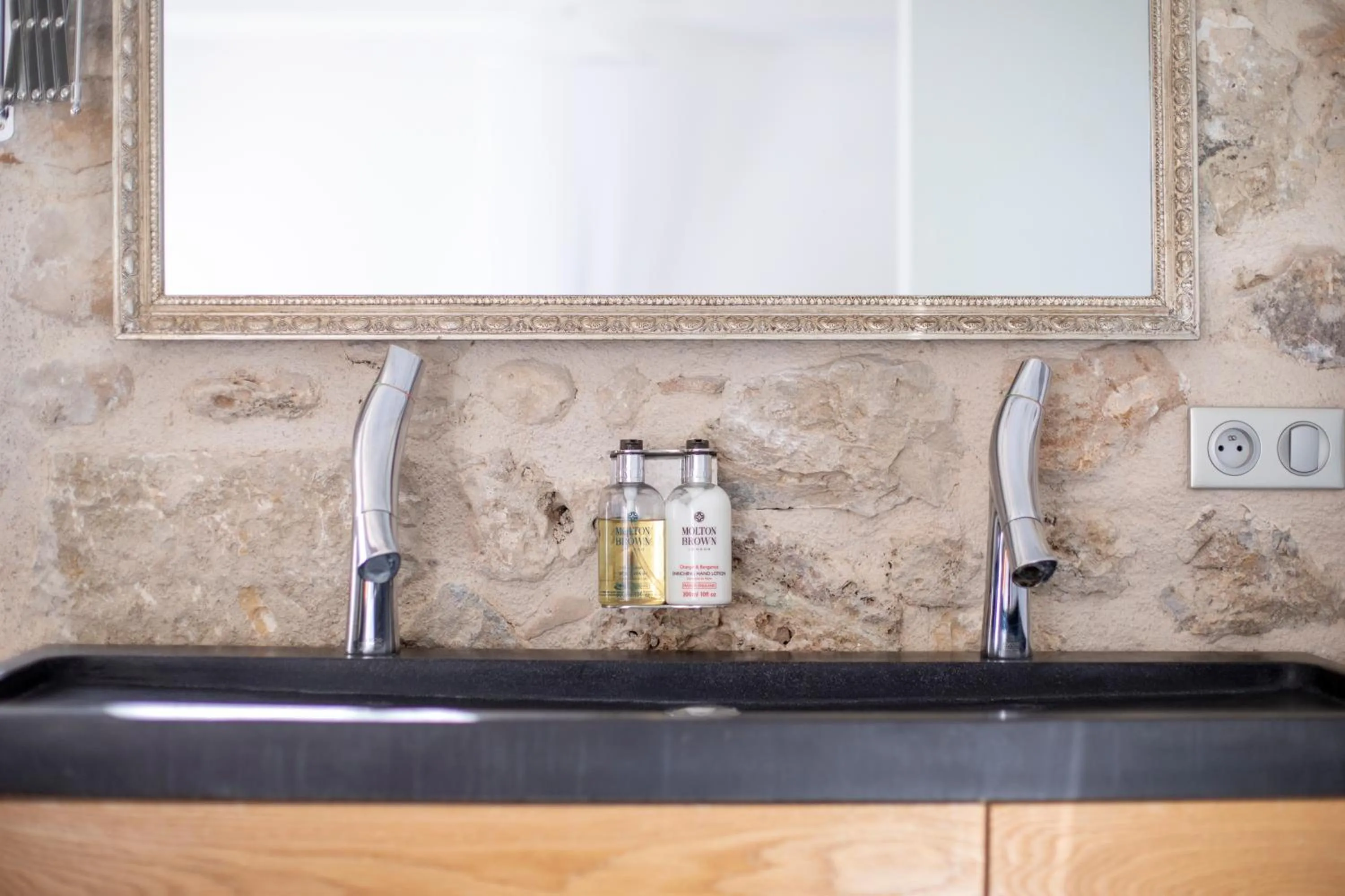 Bathroom in Le Mas des Romarins, FAYENCE